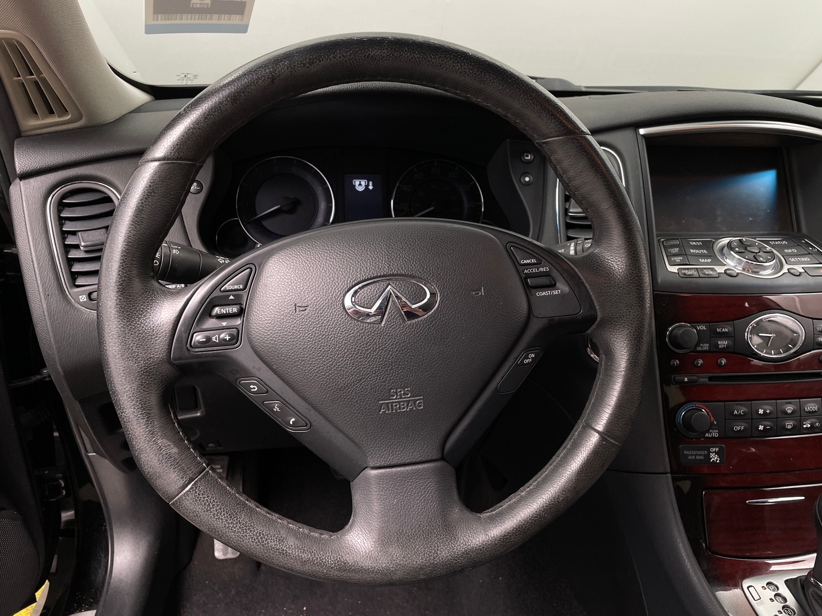 Thumbnail: 2017 INFINITI QX50 - 4