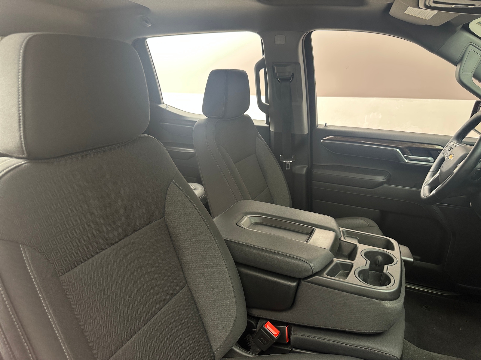 Thumbnail: 2025 Chevrolet Silverado 1500 - 2