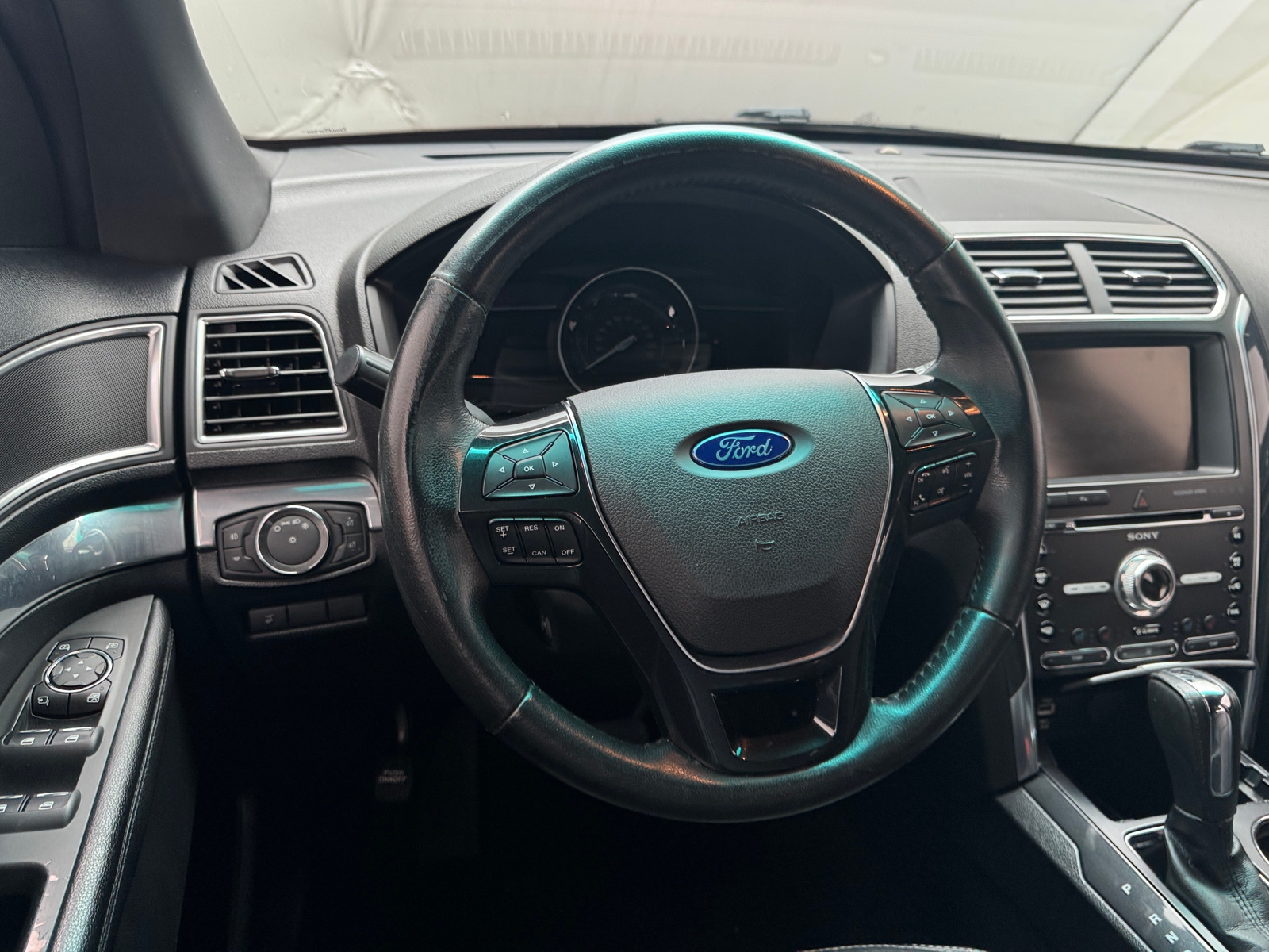 Thumbnail: 2016 Ford Explorer - 4
