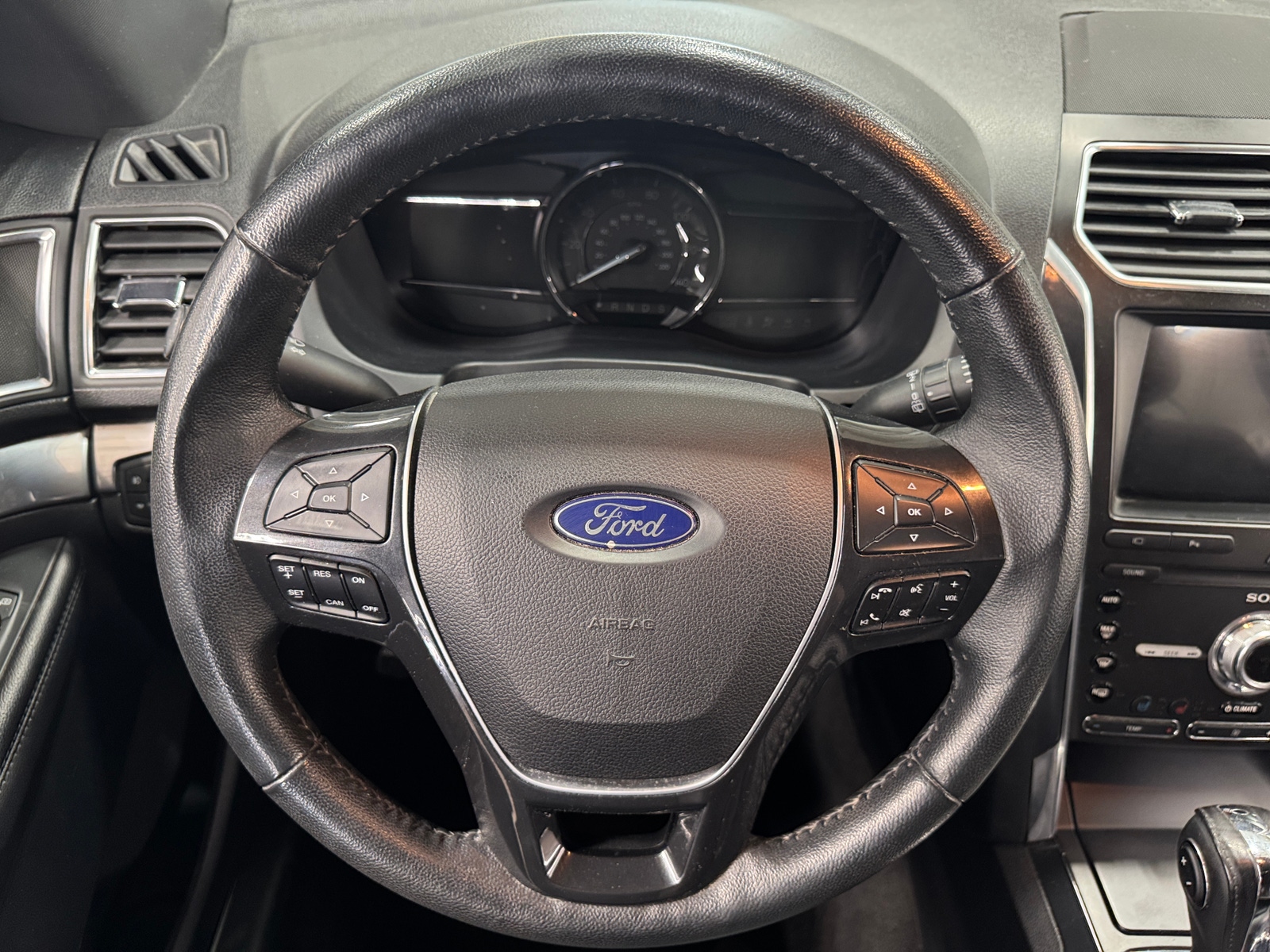 Thumbnail: 2019 Ford Explorer - 4