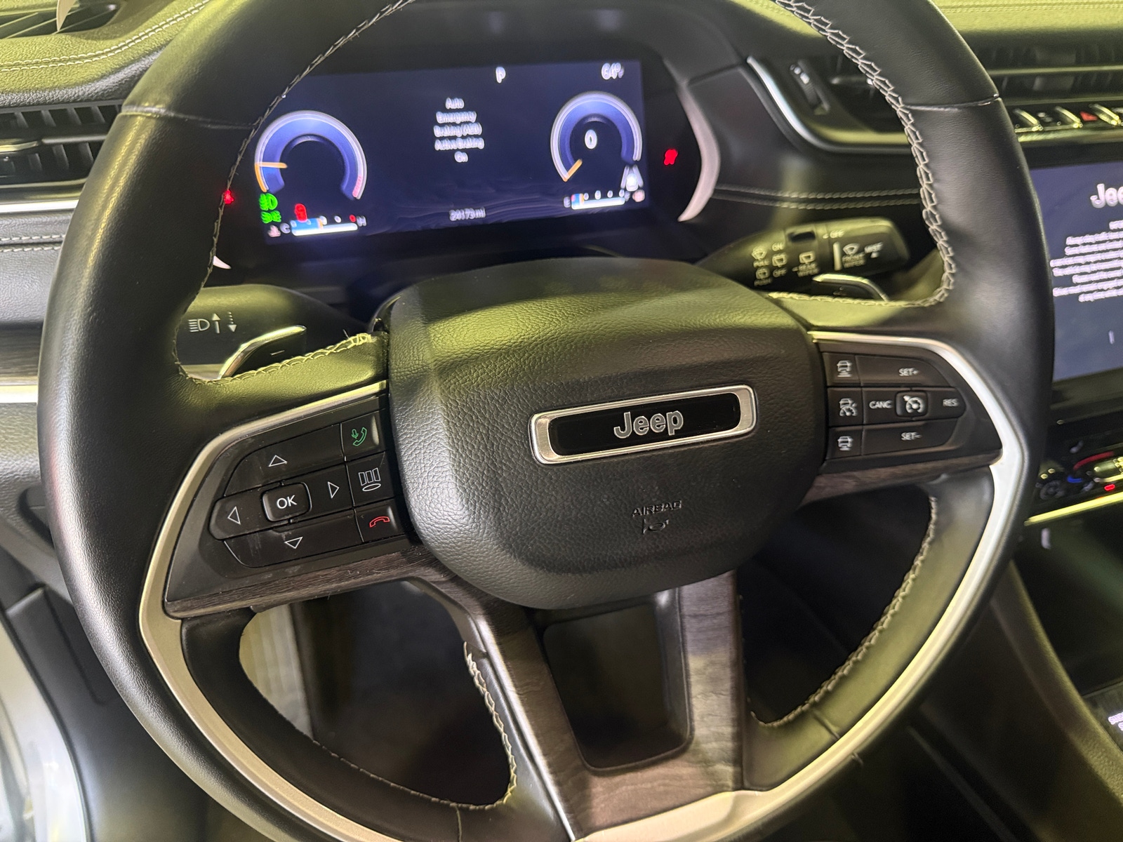 Thumbnail: 2022 Jeep Grand Cherokee L - 4