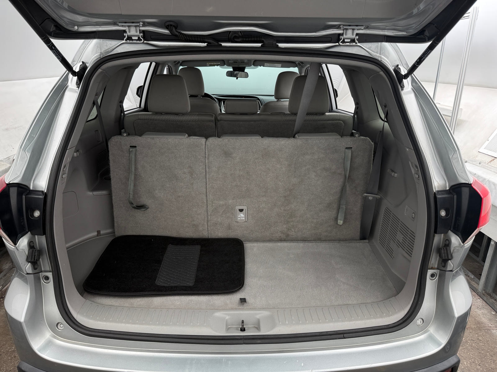 Thumbnail: 2019 Toyota Highlander - 7