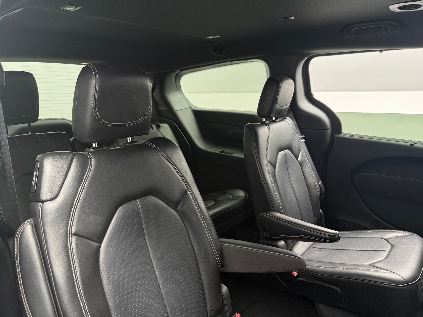Thumbnail: 2025 Chrysler Pacifica - 5