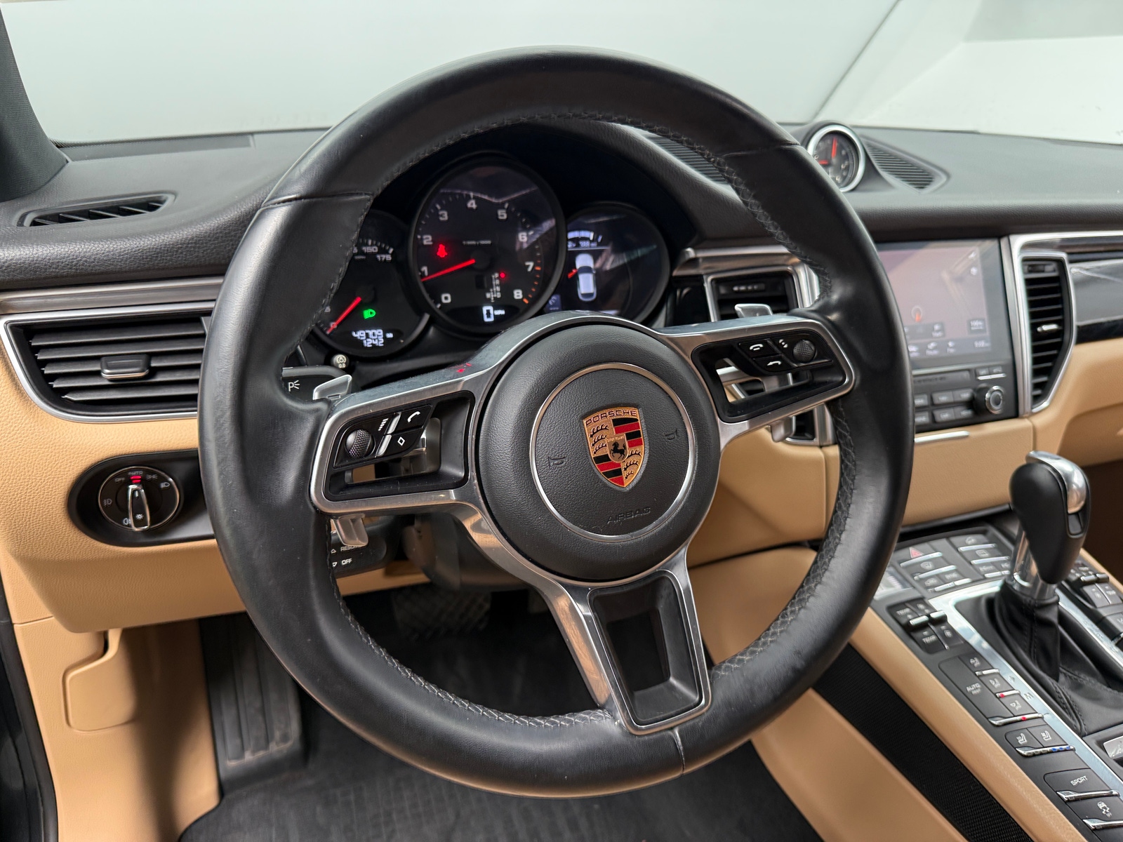 Thumbnail: 2018 Porsche Macan - 4