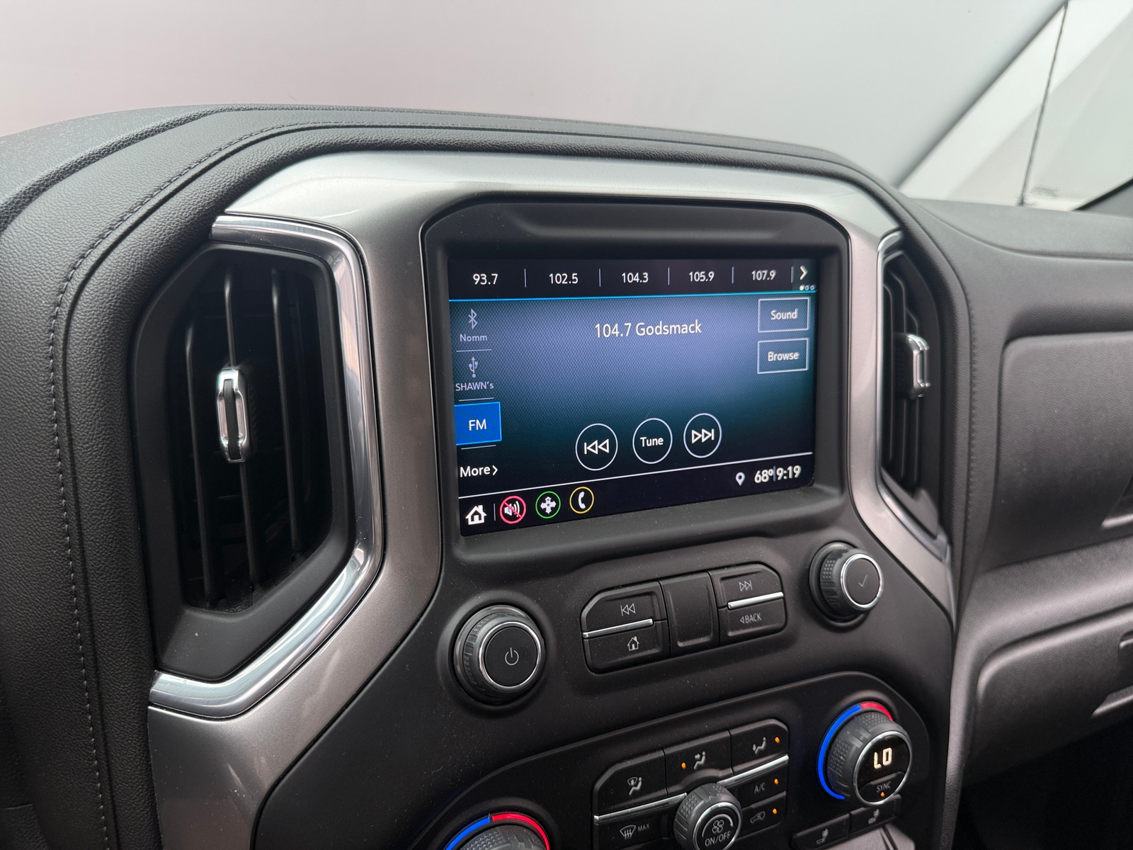 Thumbnail: 2019 Chevrolet Silverado 1500 - 4