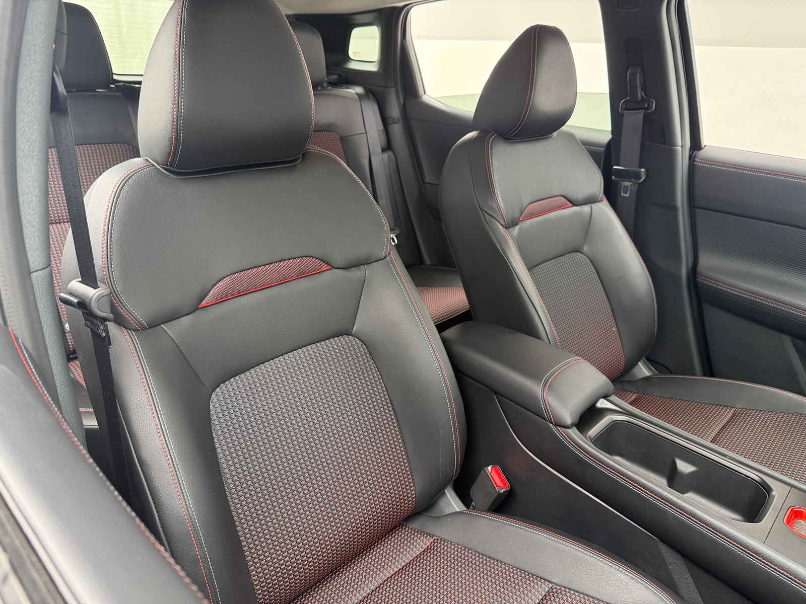 Thumbnail: 2025 Nissan Kicks - 2
