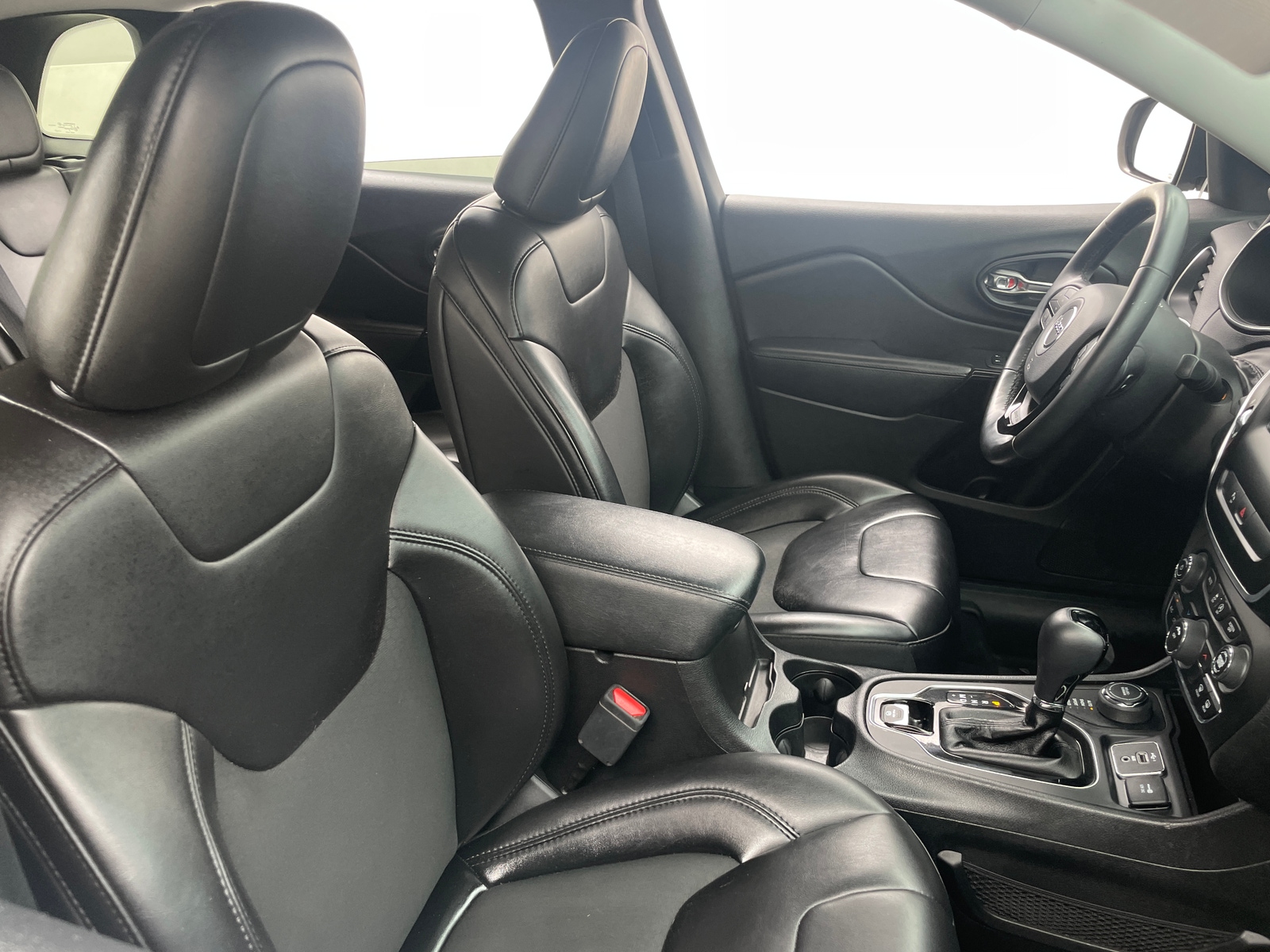 Thumbnail: 2019 Jeep Cherokee - 2
