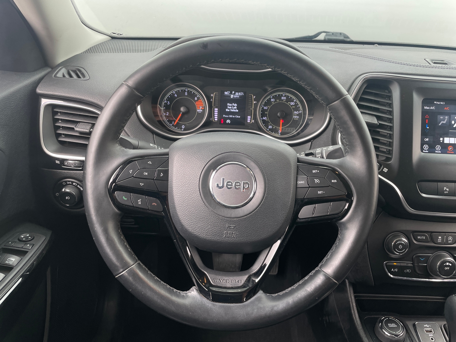 Thumbnail: 2019 Jeep Cherokee - 5
