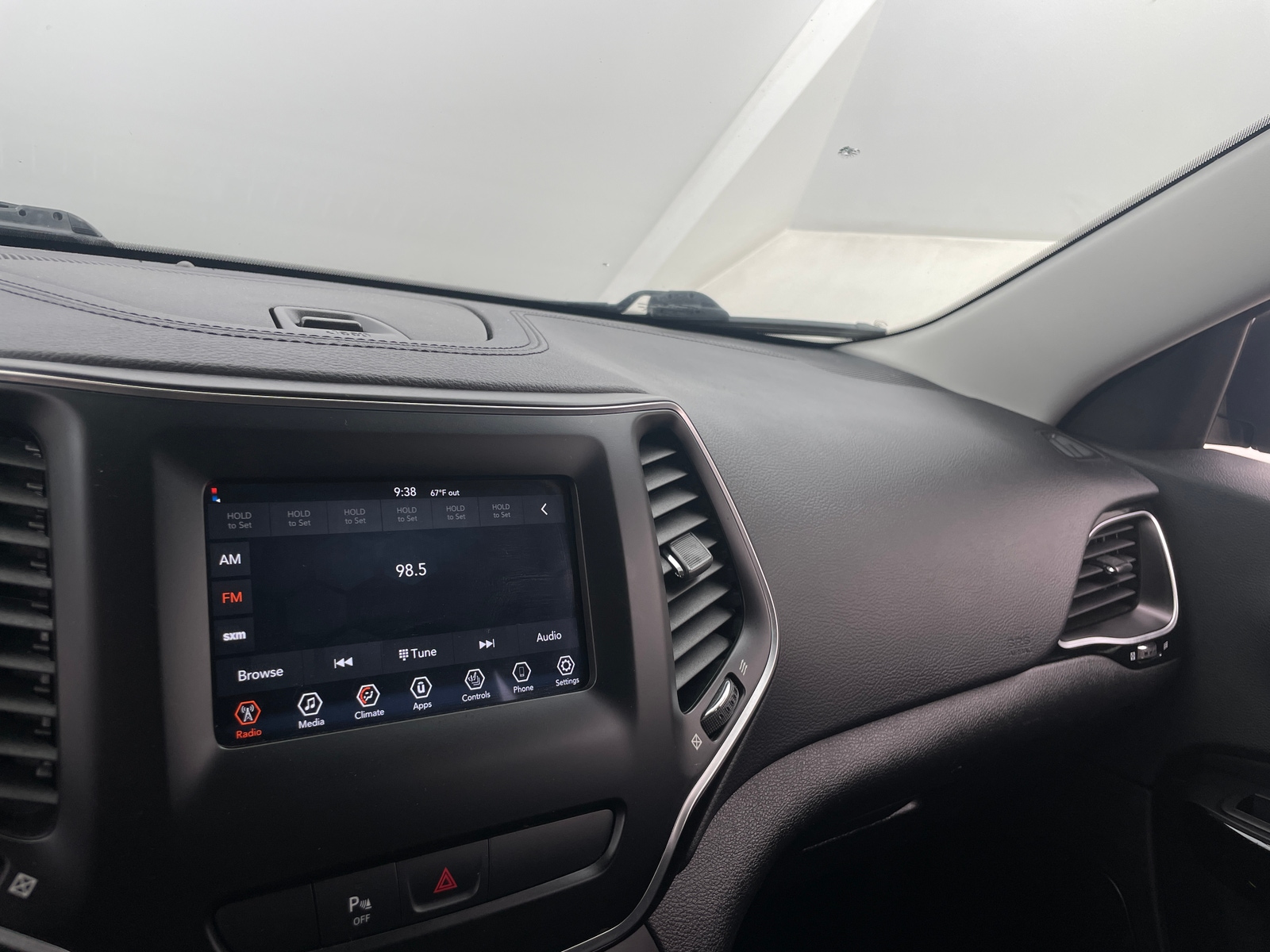 Thumbnail: 2019 Jeep Cherokee - 4