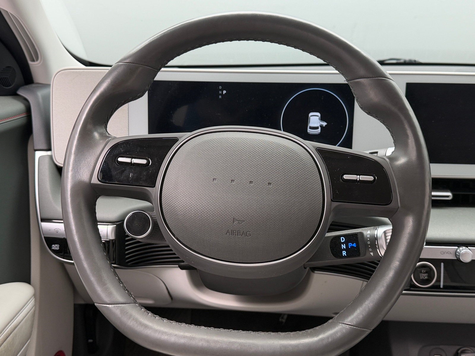 Thumbnail: 2023 Hyundai Ioniq 5 - 4
