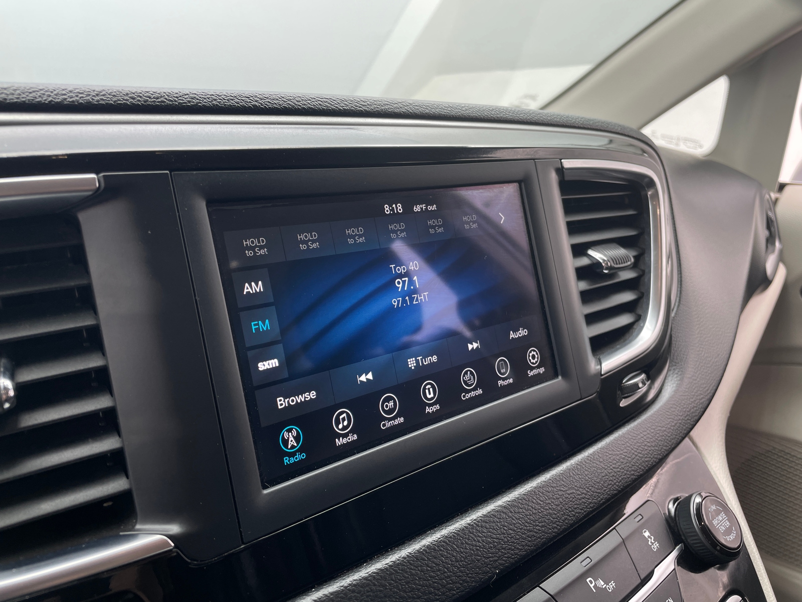 Thumbnail: 2020 Chrysler Pacifica - 3