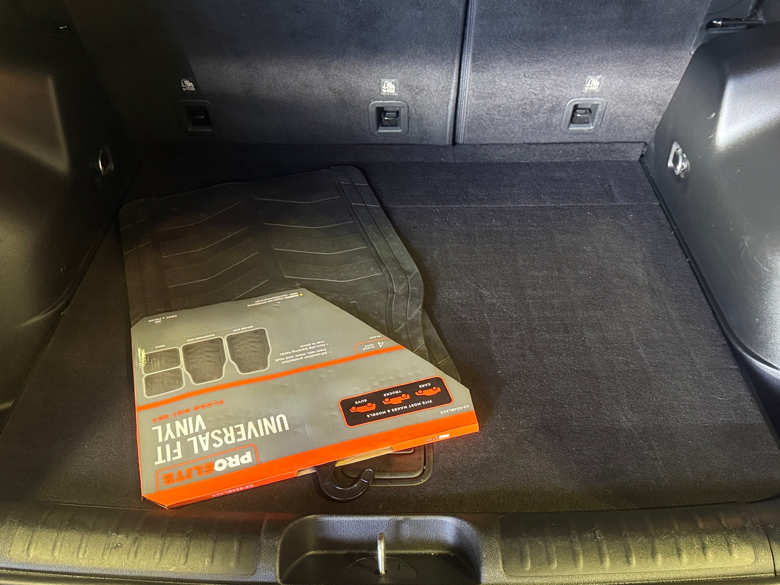 Thumbnail: 2019 Jeep Cherokee - 6