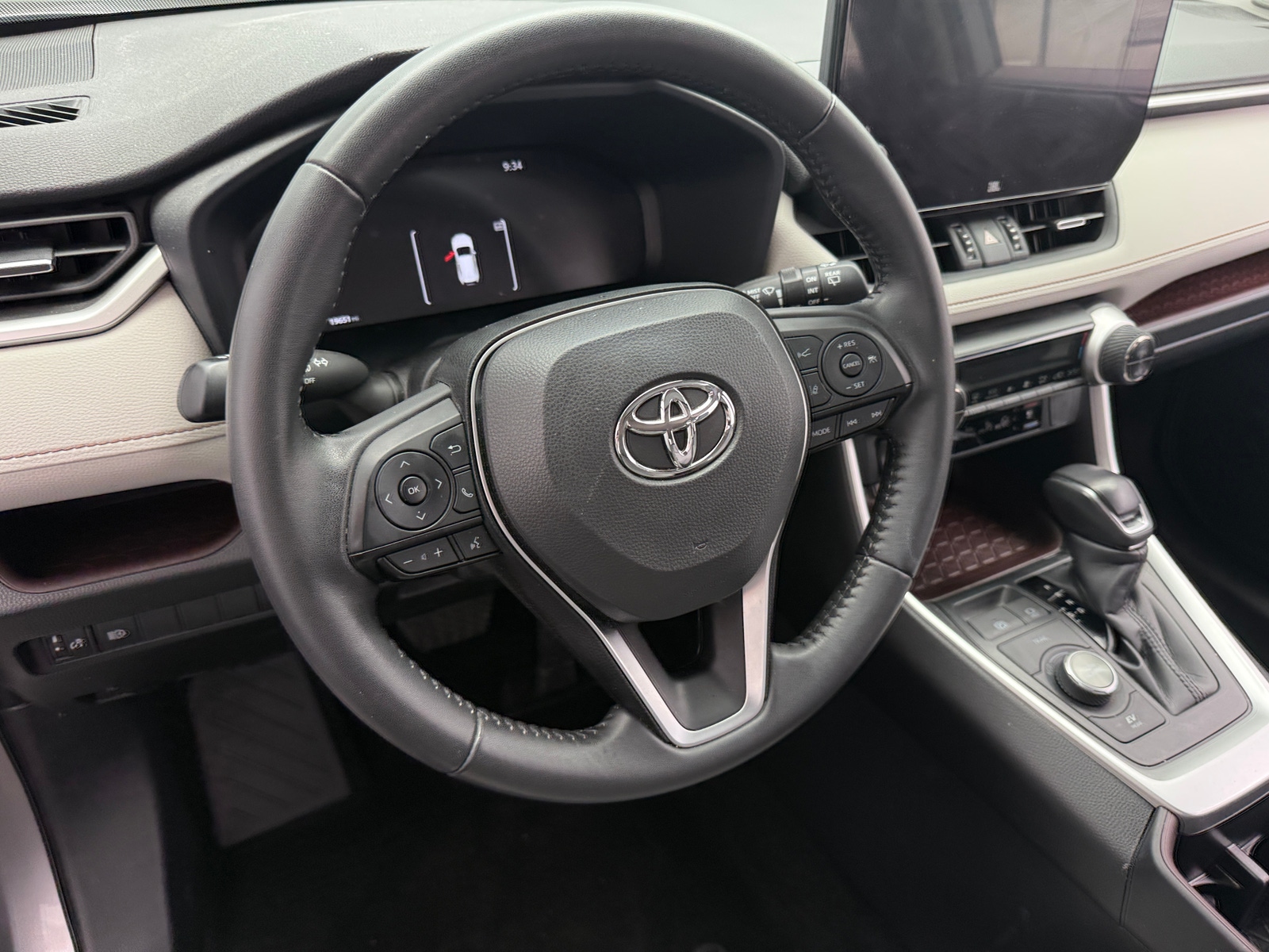 Thumbnail: 2024 Toyota RAV4 - 4