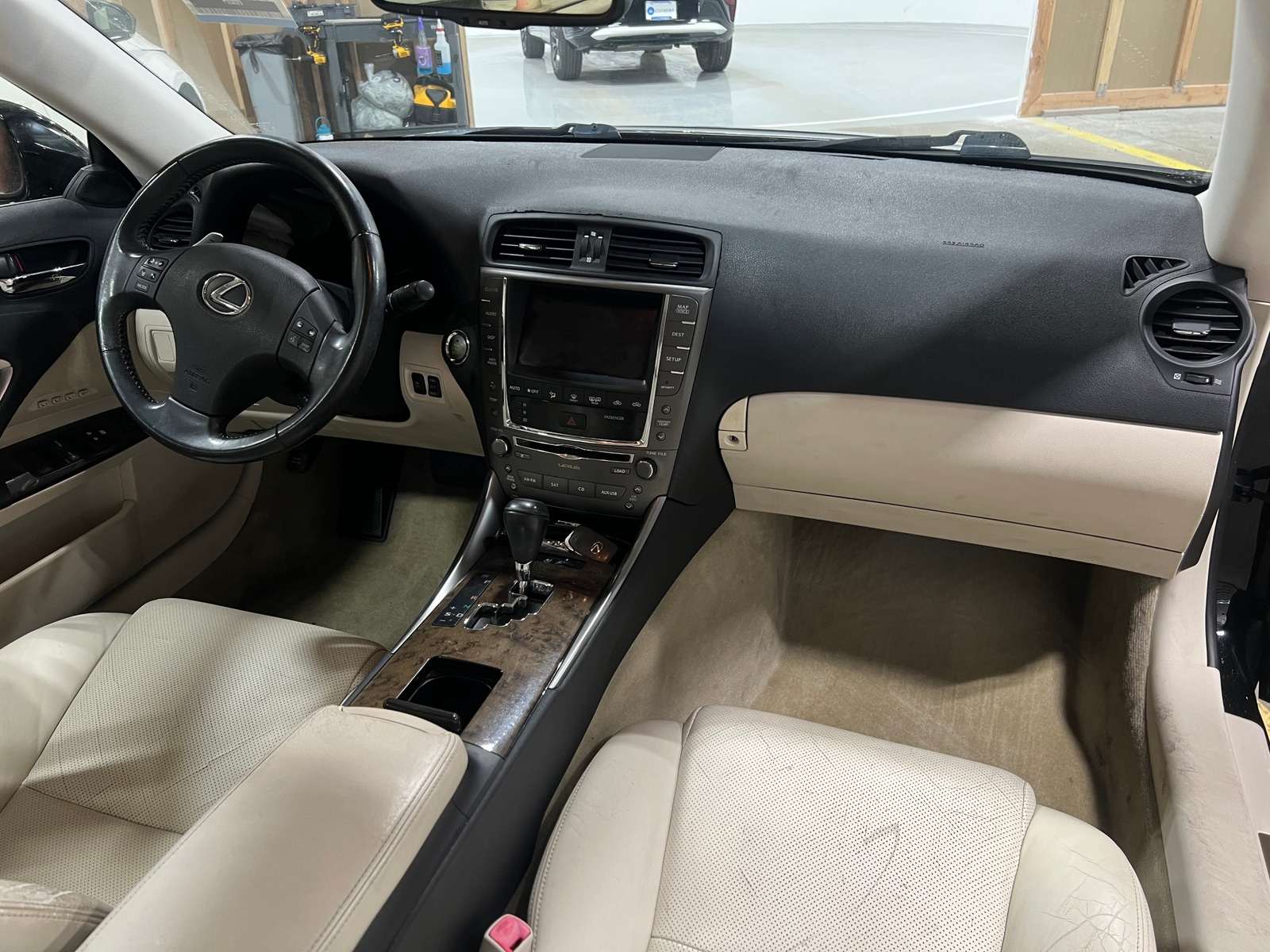 Thumbnail: 2010 Lexus IS - 2