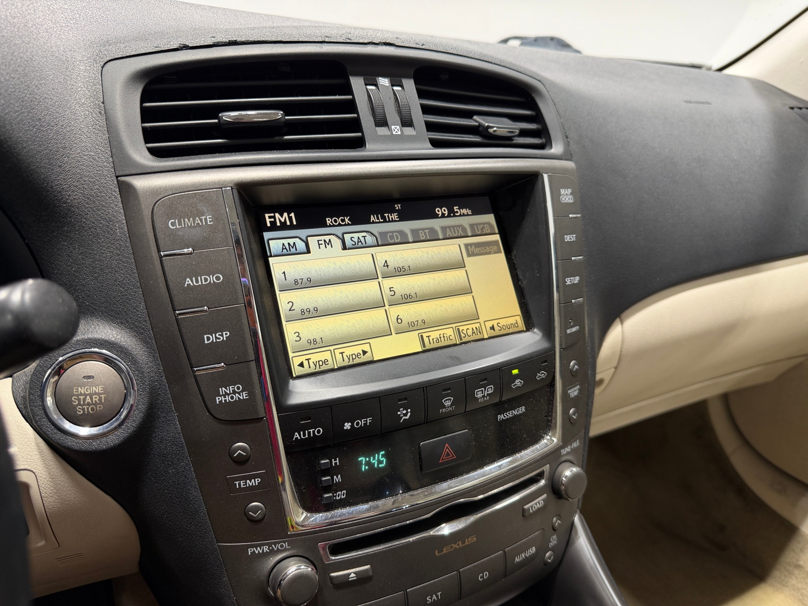 Thumbnail: 2010 Lexus IS - 3
