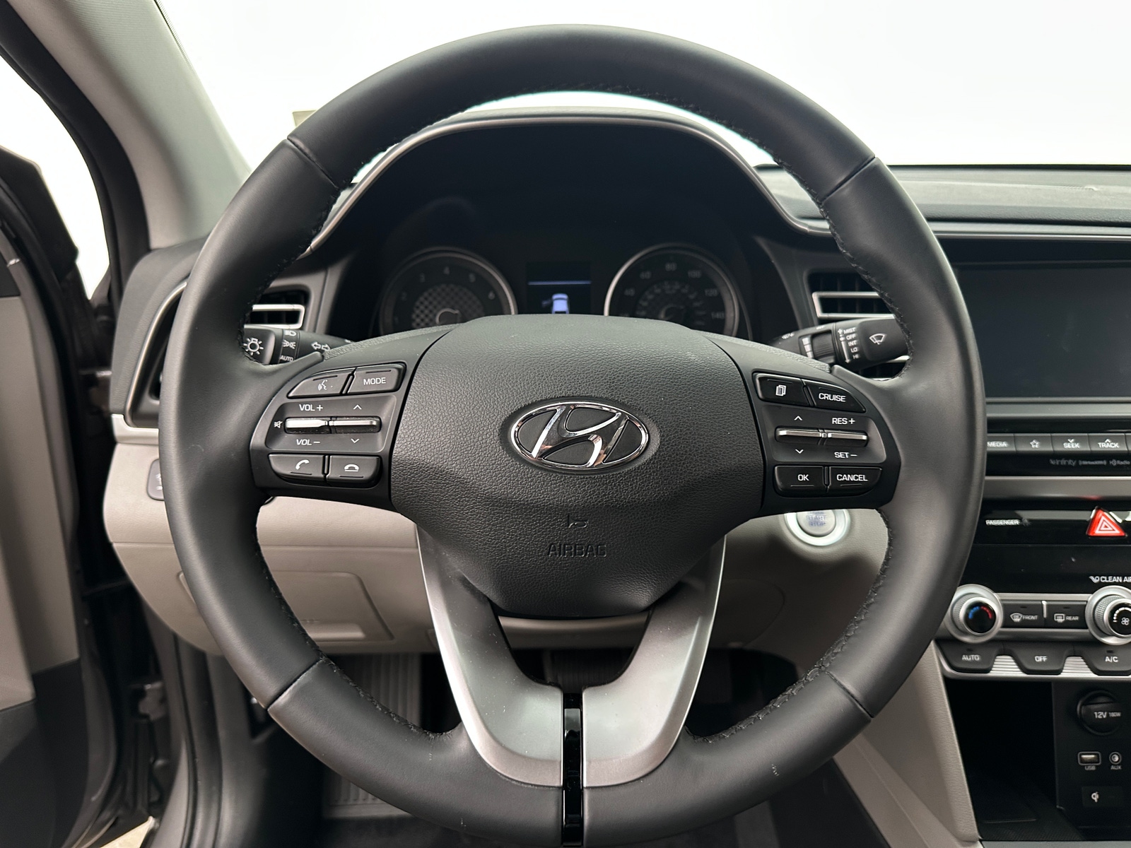 Thumbnail: 2020 Hyundai Elantra - 4
