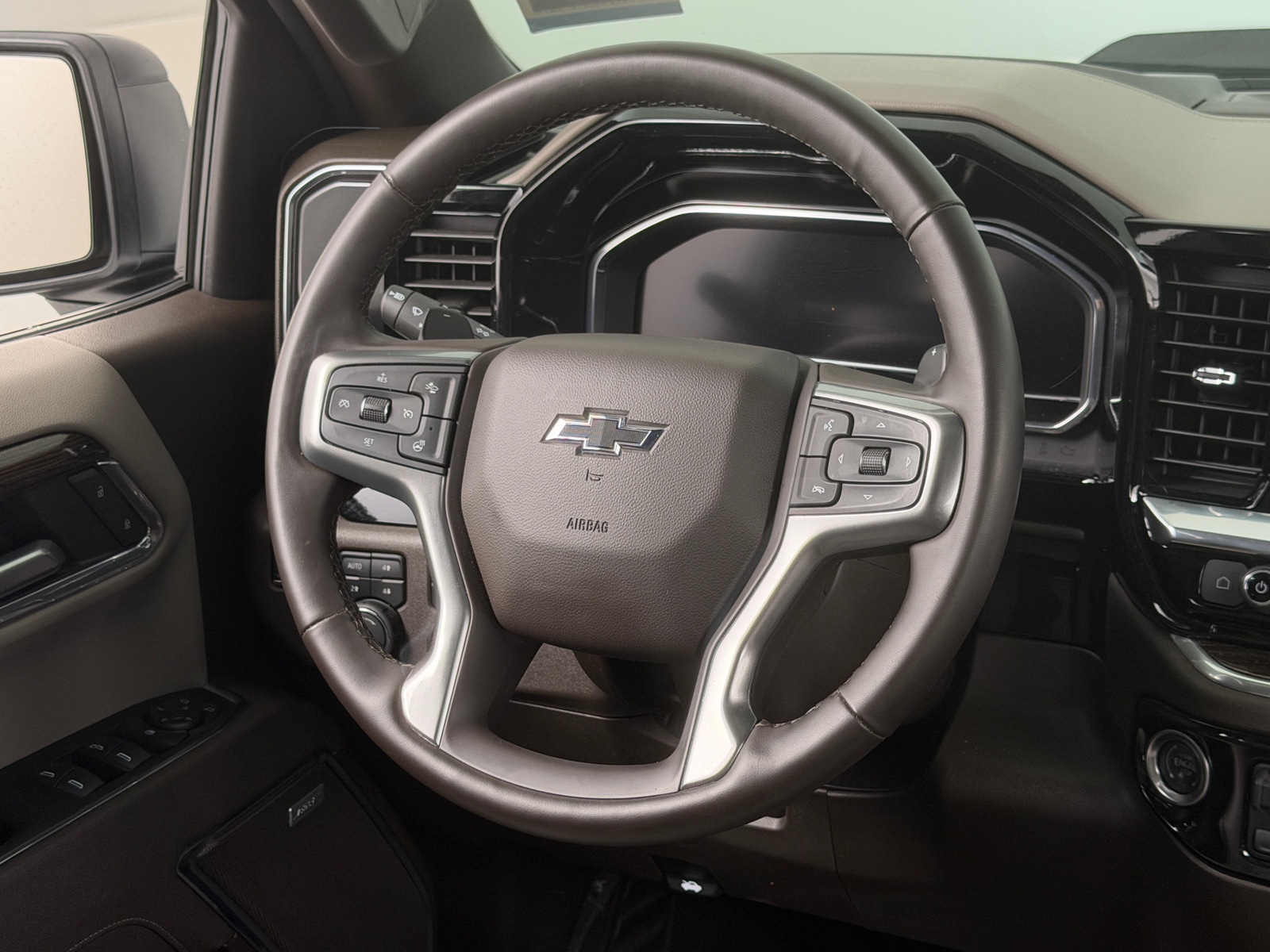 Thumbnail: 2025 Chevrolet Silverado 1500 - 5