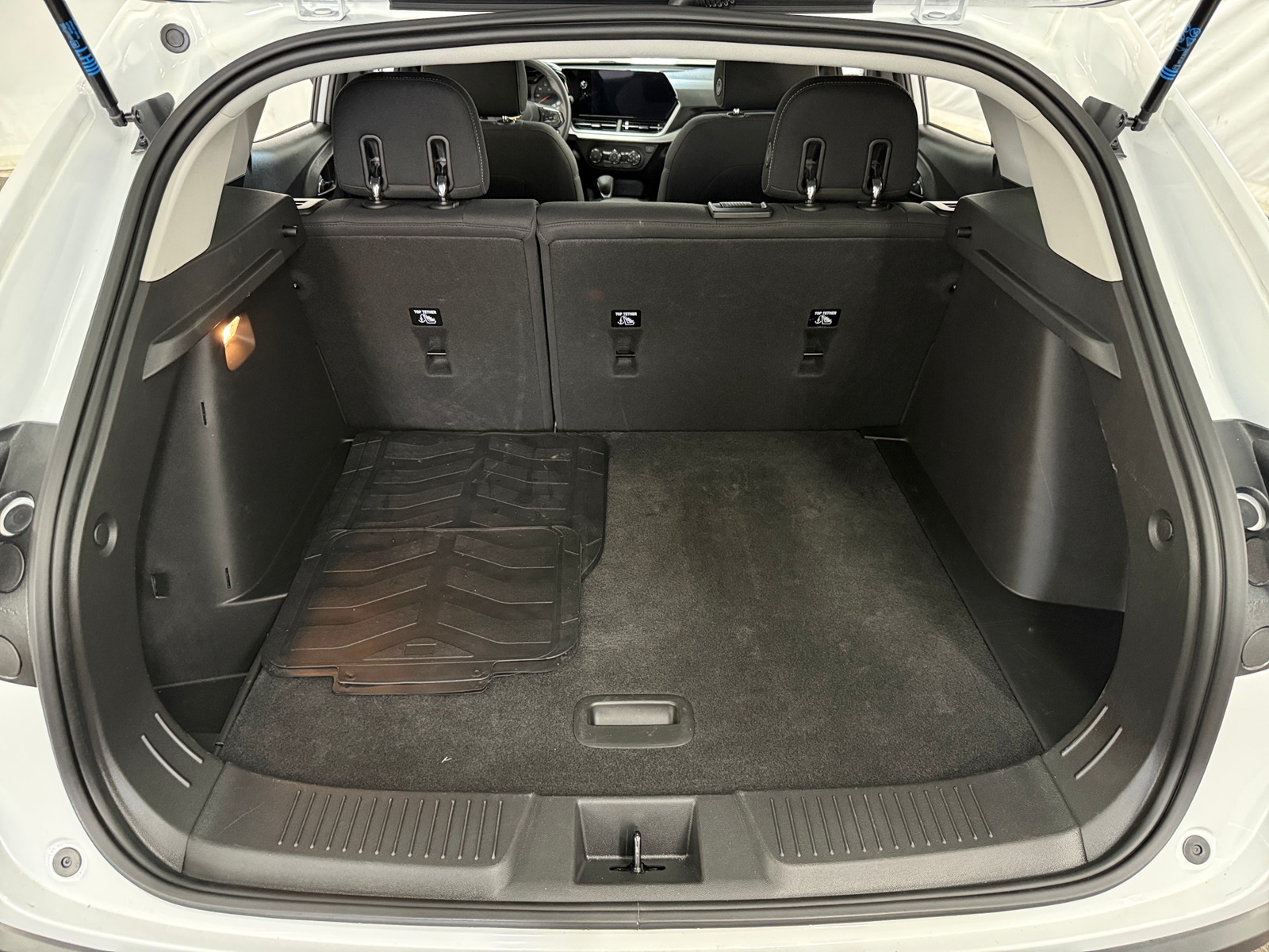 Thumbnail: 2026 Chevrolet Trax - 7