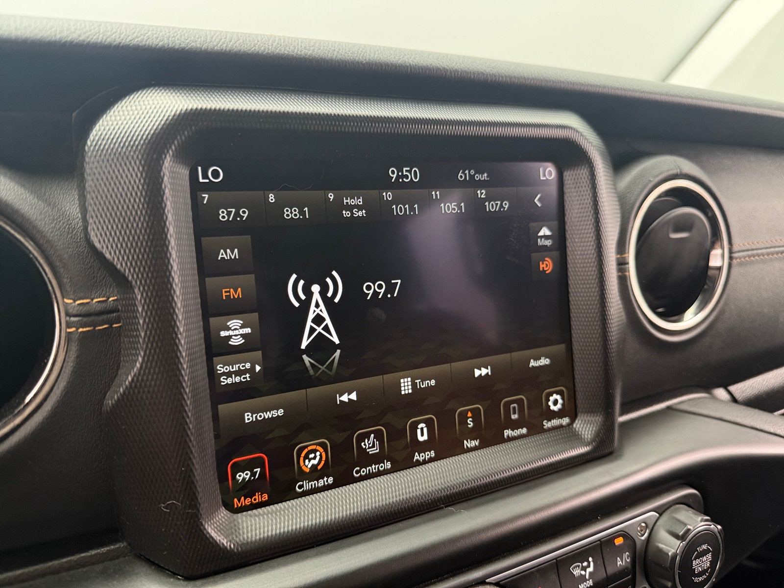 Thumbnail: 2022 Jeep Gladiator - 3