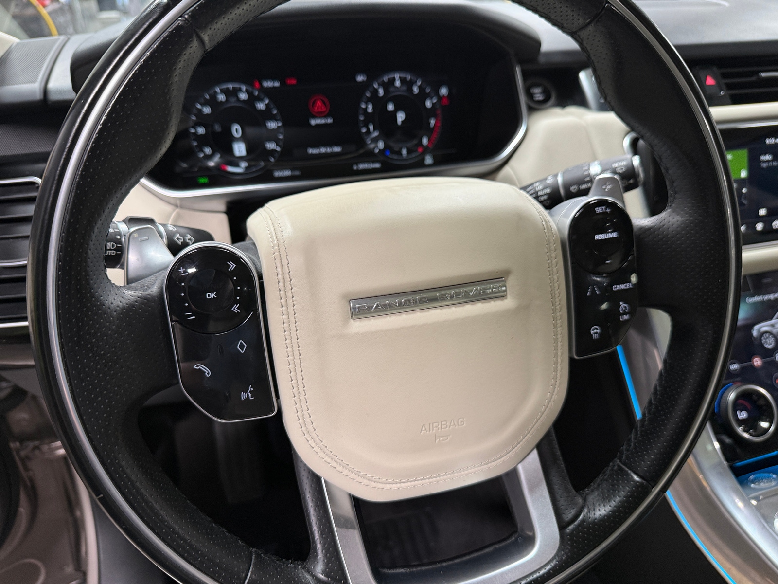 Thumbnail: 2022 Land Rover Range Rover Sport - 4