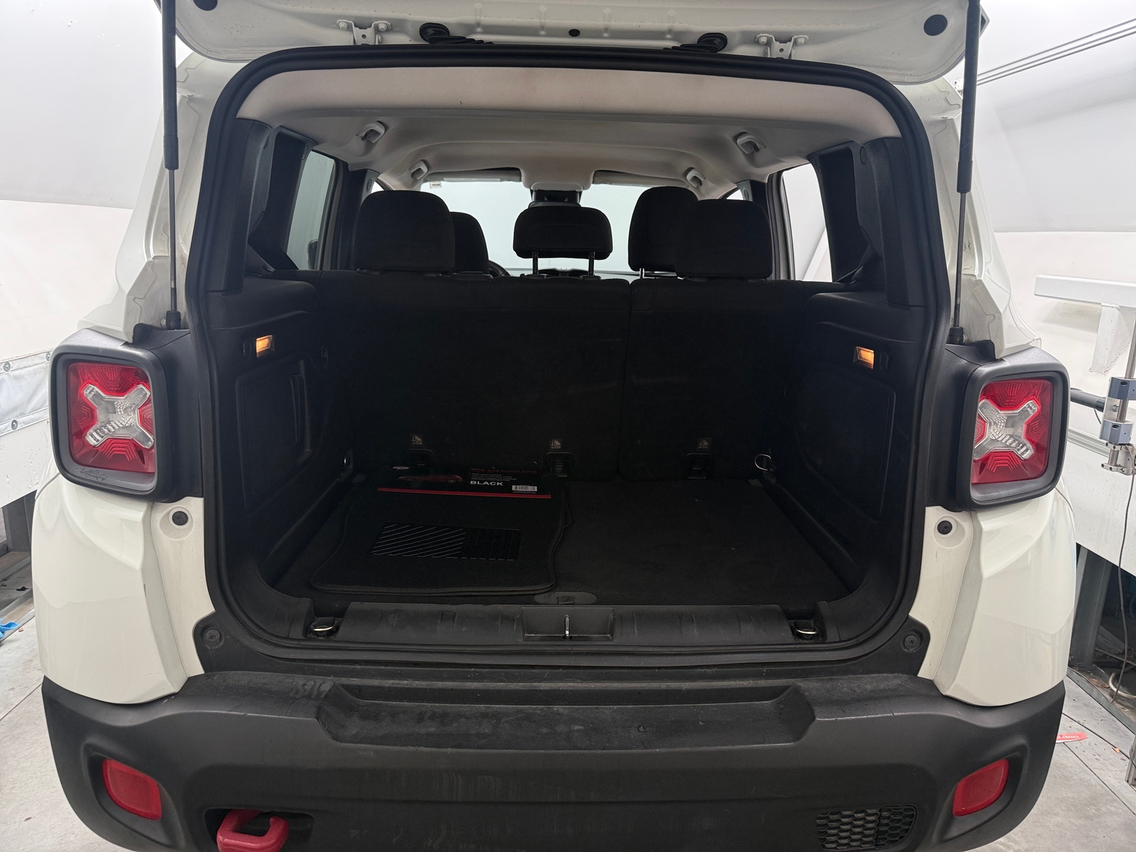 Thumbnail: 2015 Jeep Renegade - 7