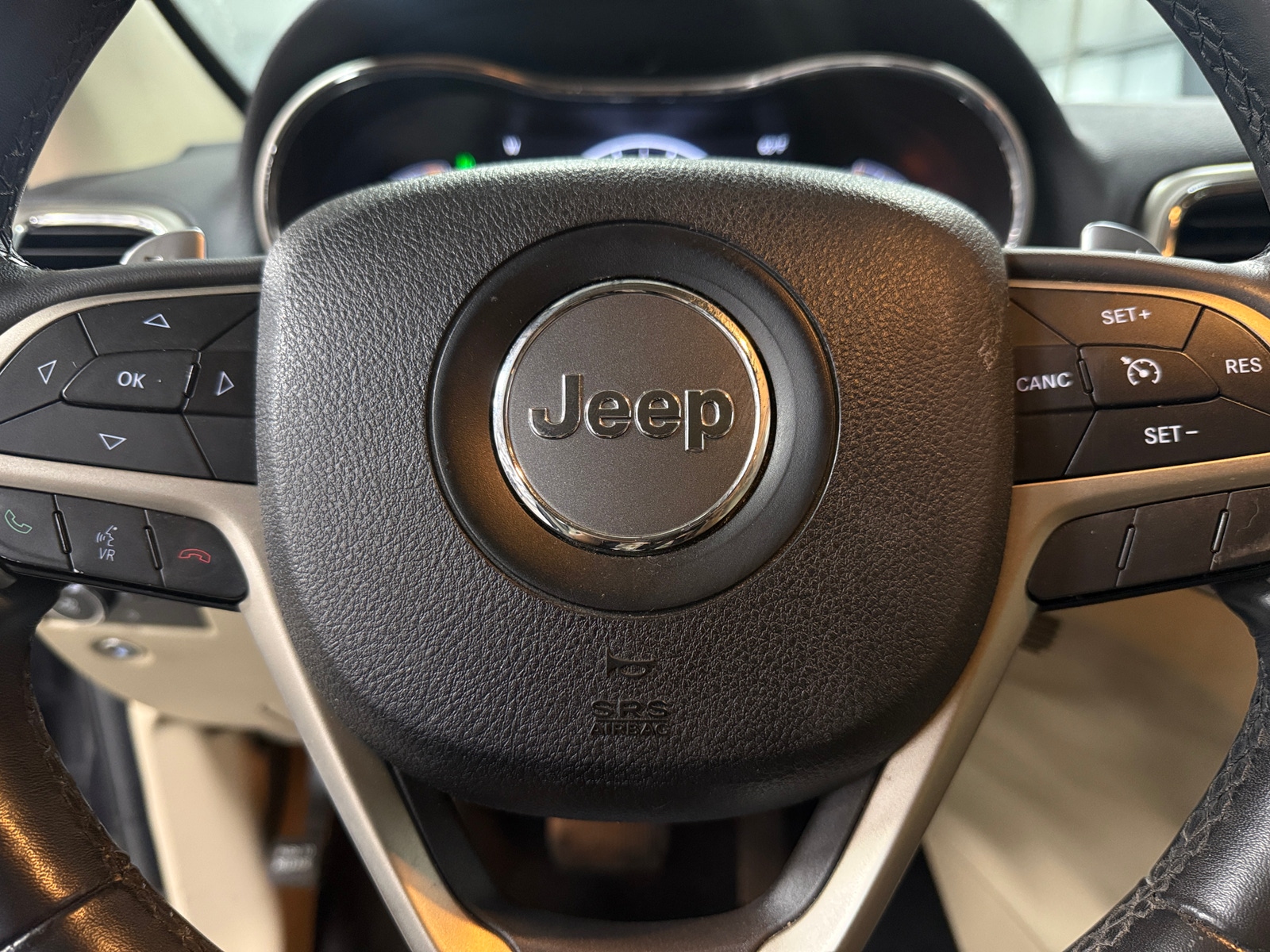 Thumbnail: 2015 Jeep Grand Cherokee - 4
