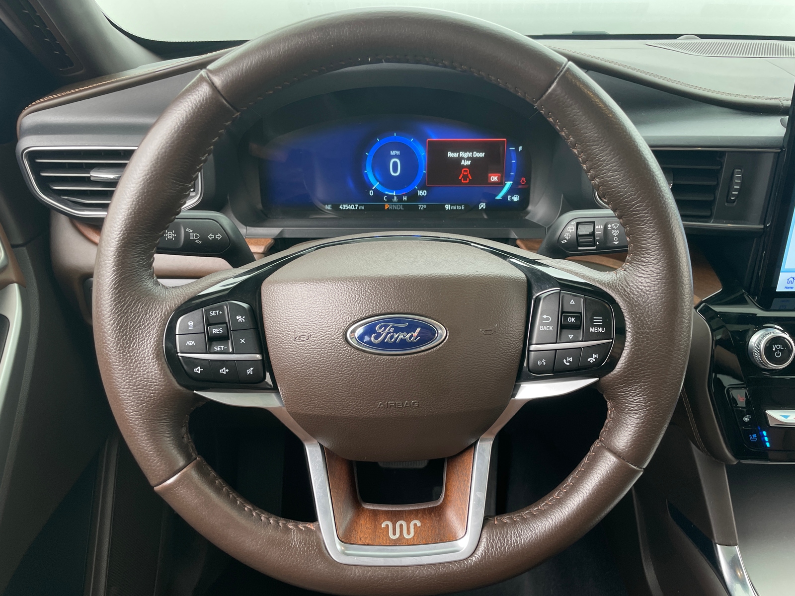 Thumbnail: 2022 Ford Explorer - 4