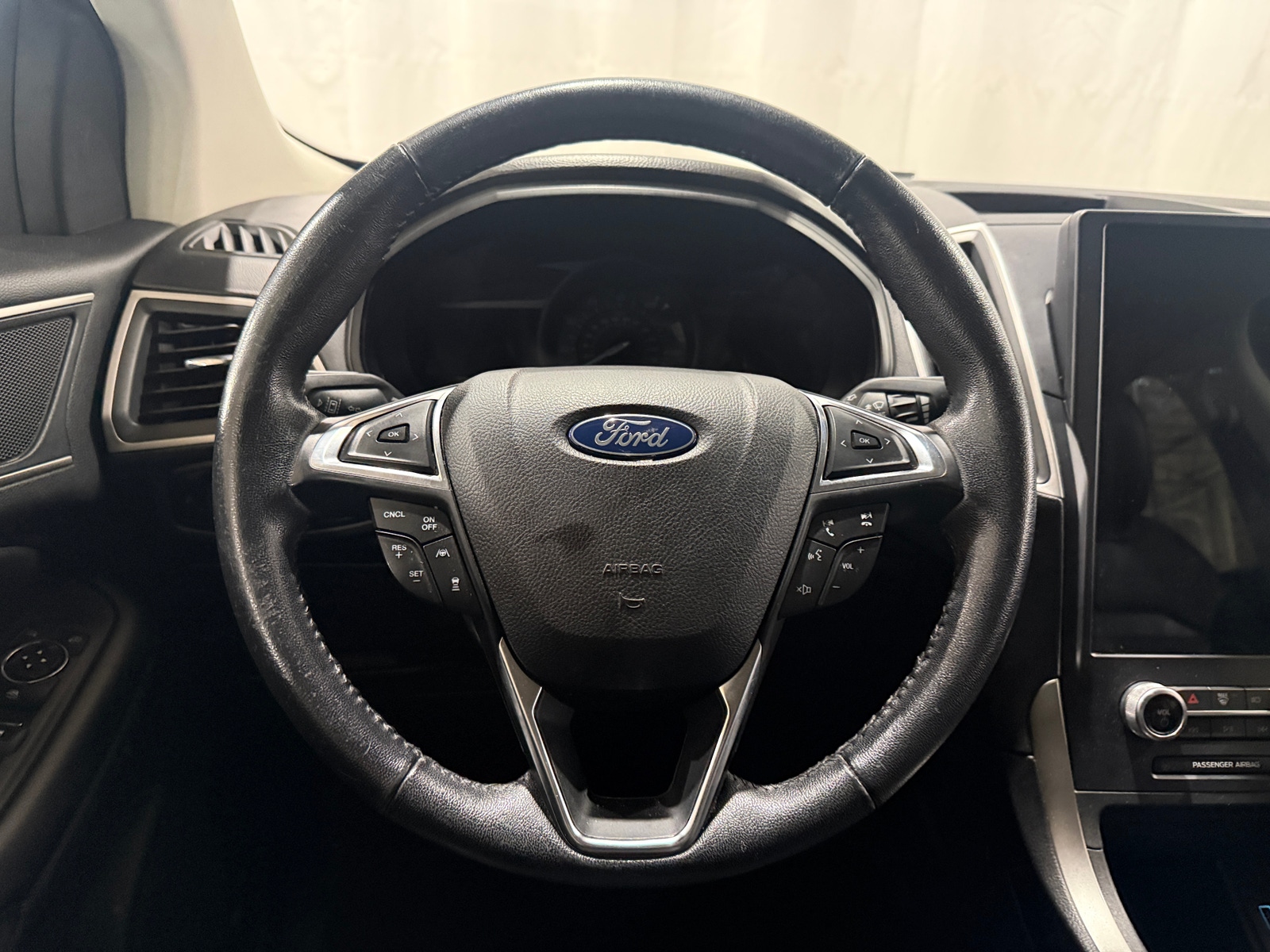 Thumbnail: 2022 Ford Edge - 4
