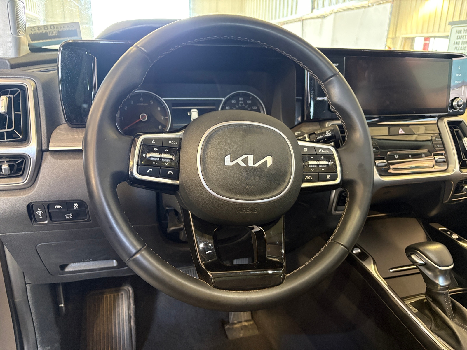 Thumbnail: 2023 Kia Sorento - 4