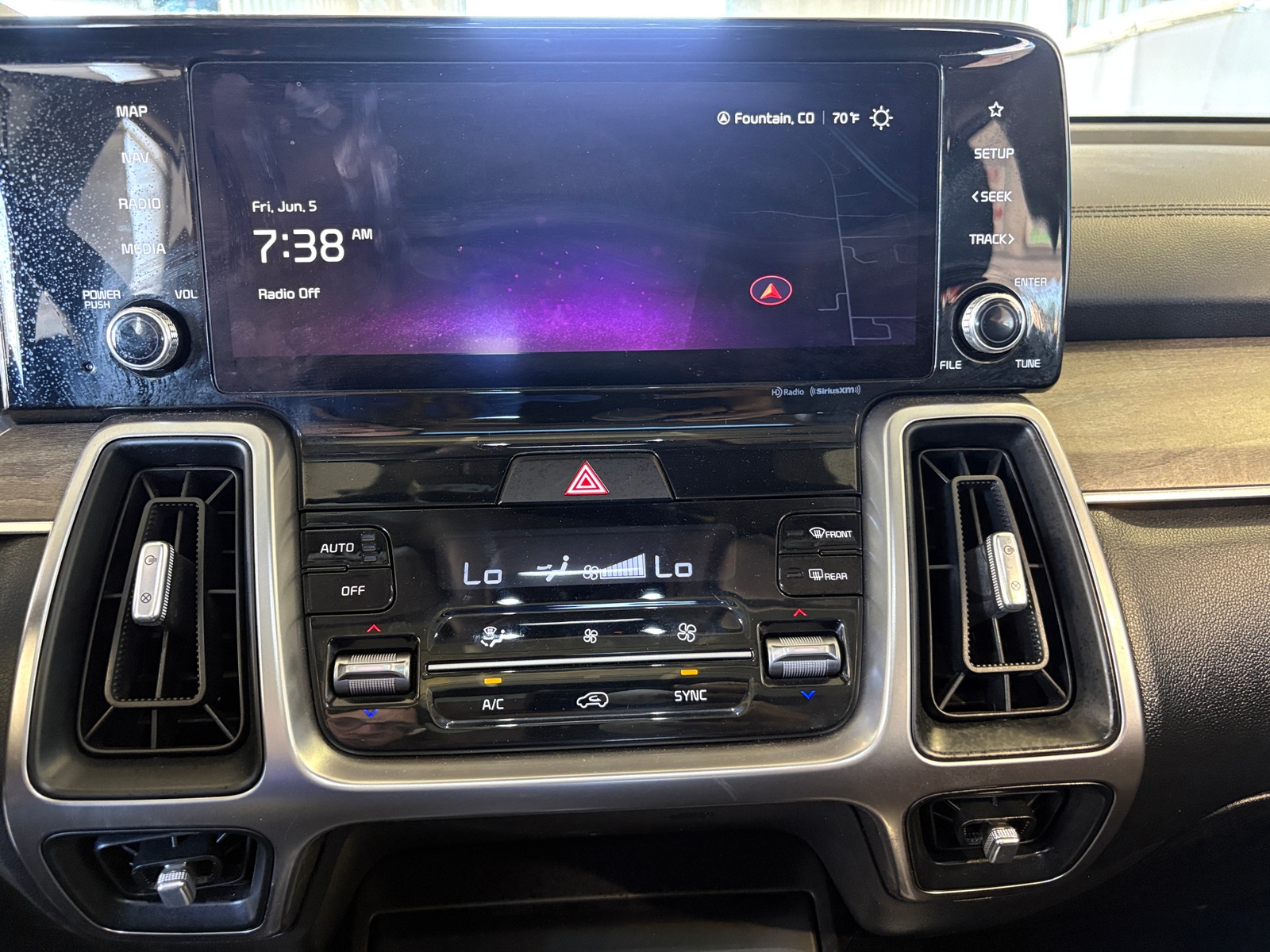Thumbnail: 2023 Kia Sorento - 3