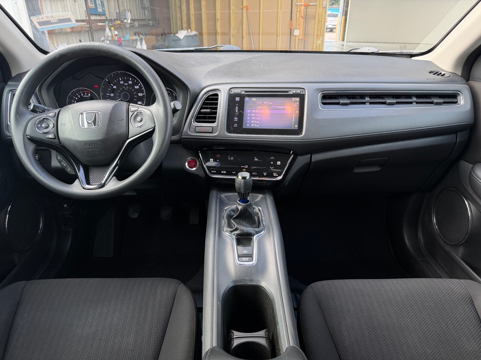 Thumbnail: 2016 Honda HR-V - 3