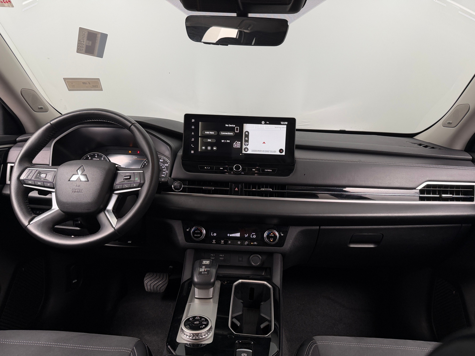 Thumbnail: 2025 Mitsubishi Outlander - 2