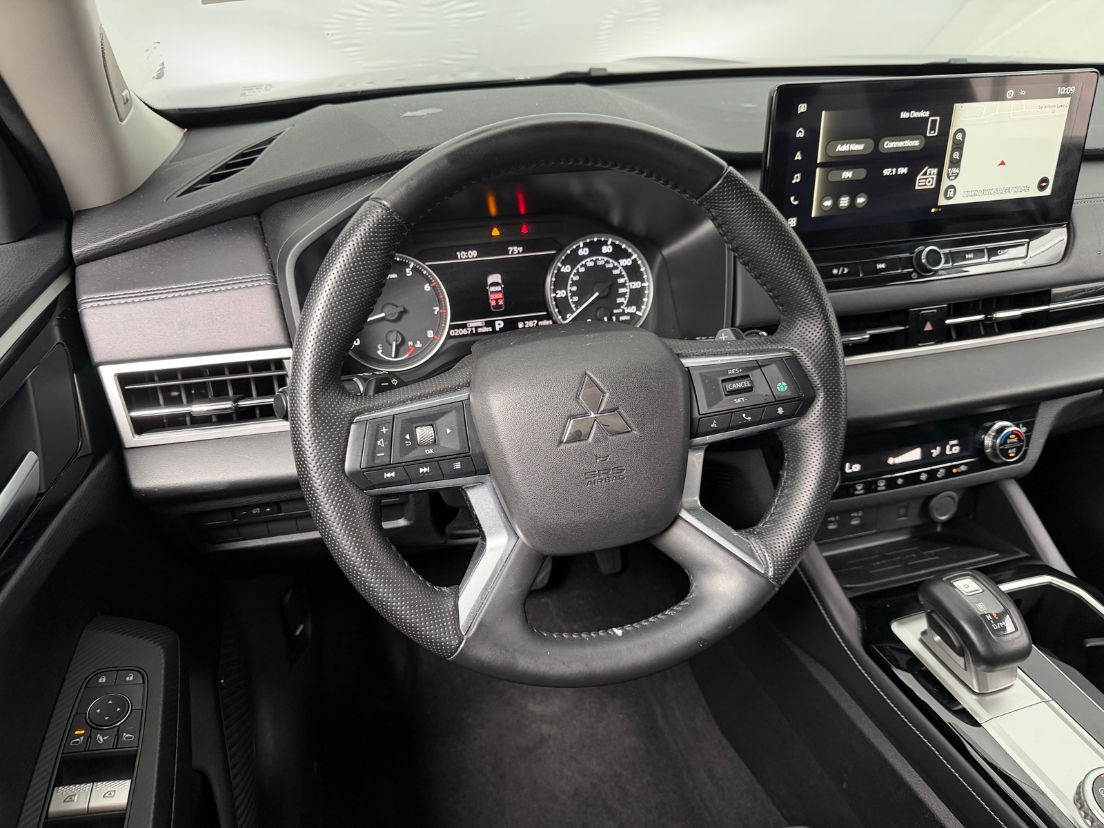 Thumbnail: 2025 Mitsubishi Outlander - 4