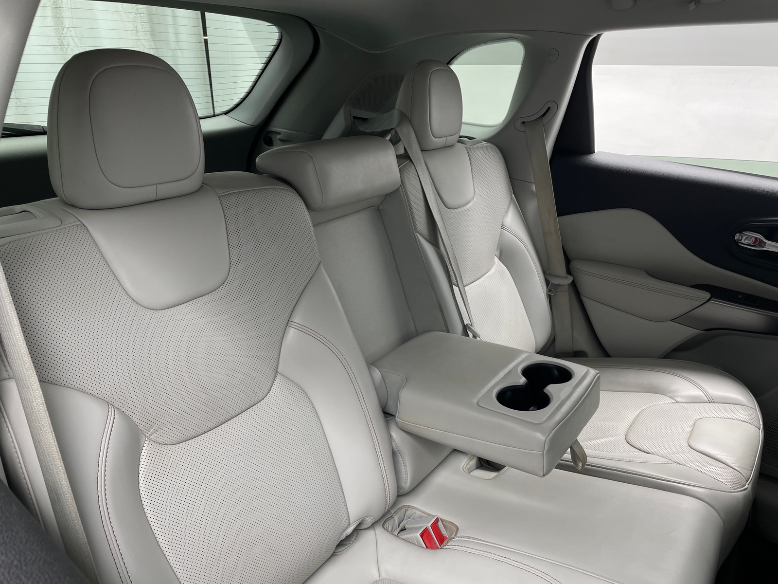 Thumbnail: 2020 Jeep Cherokee - 5