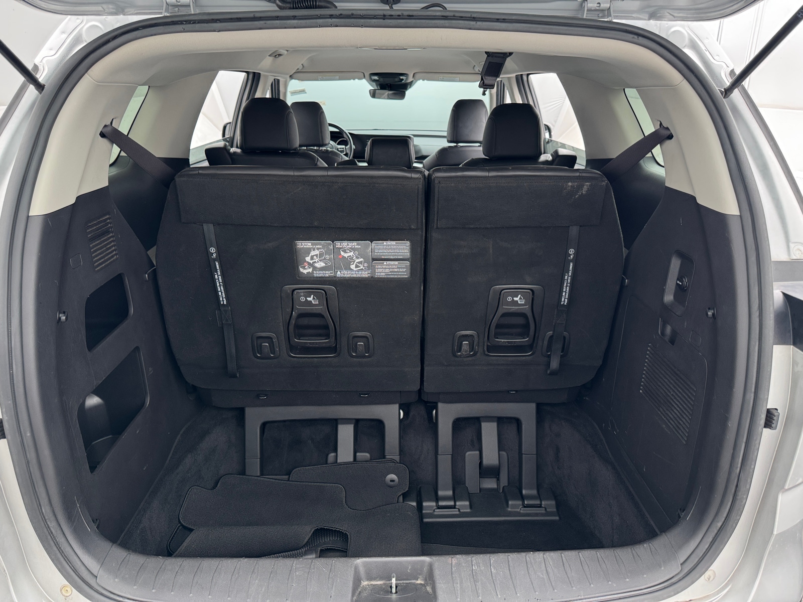 Thumbnail: 2022 Kia Carnival - 7
