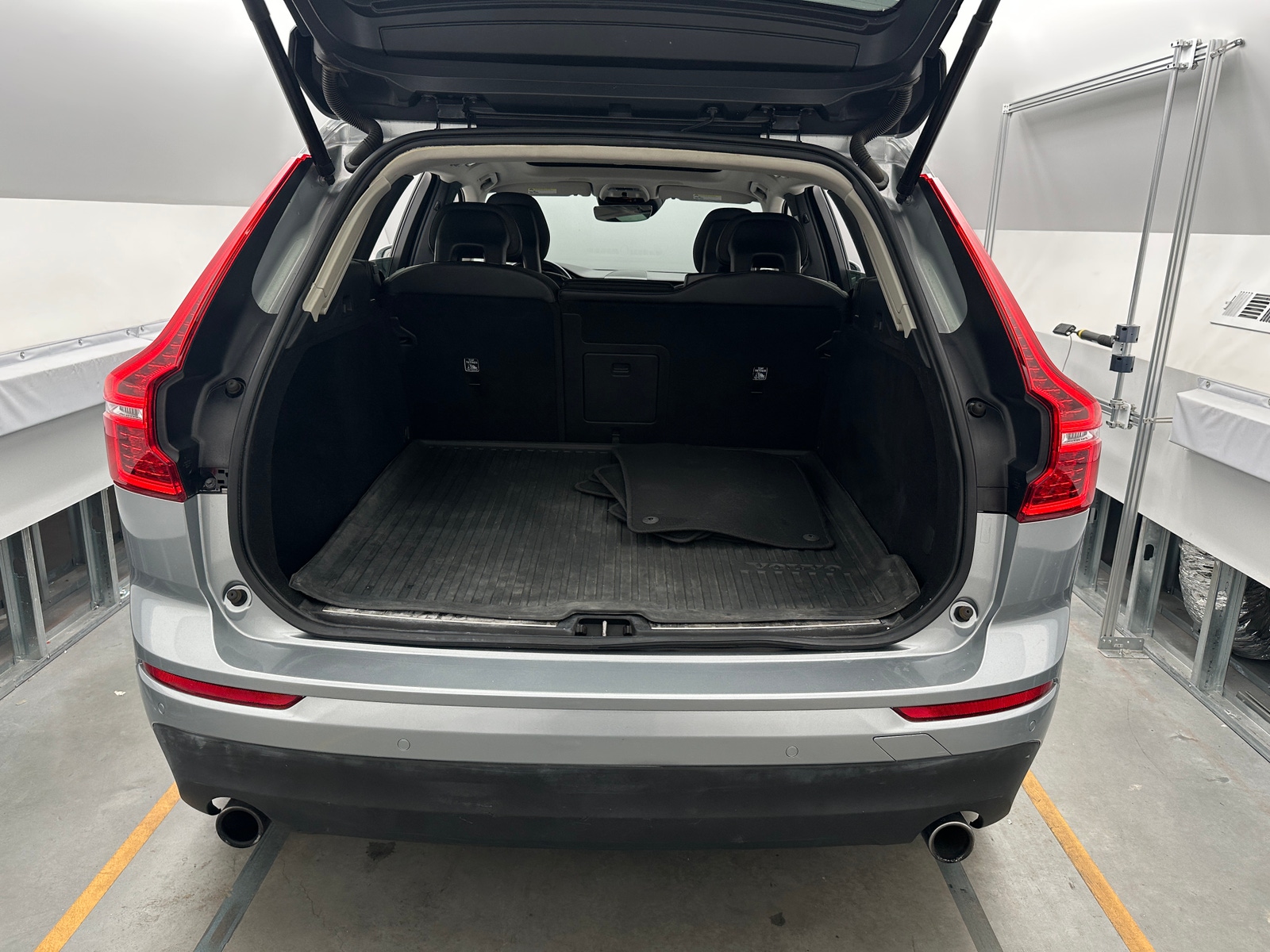 Thumbnail: 2018 Volvo XC60 - 6