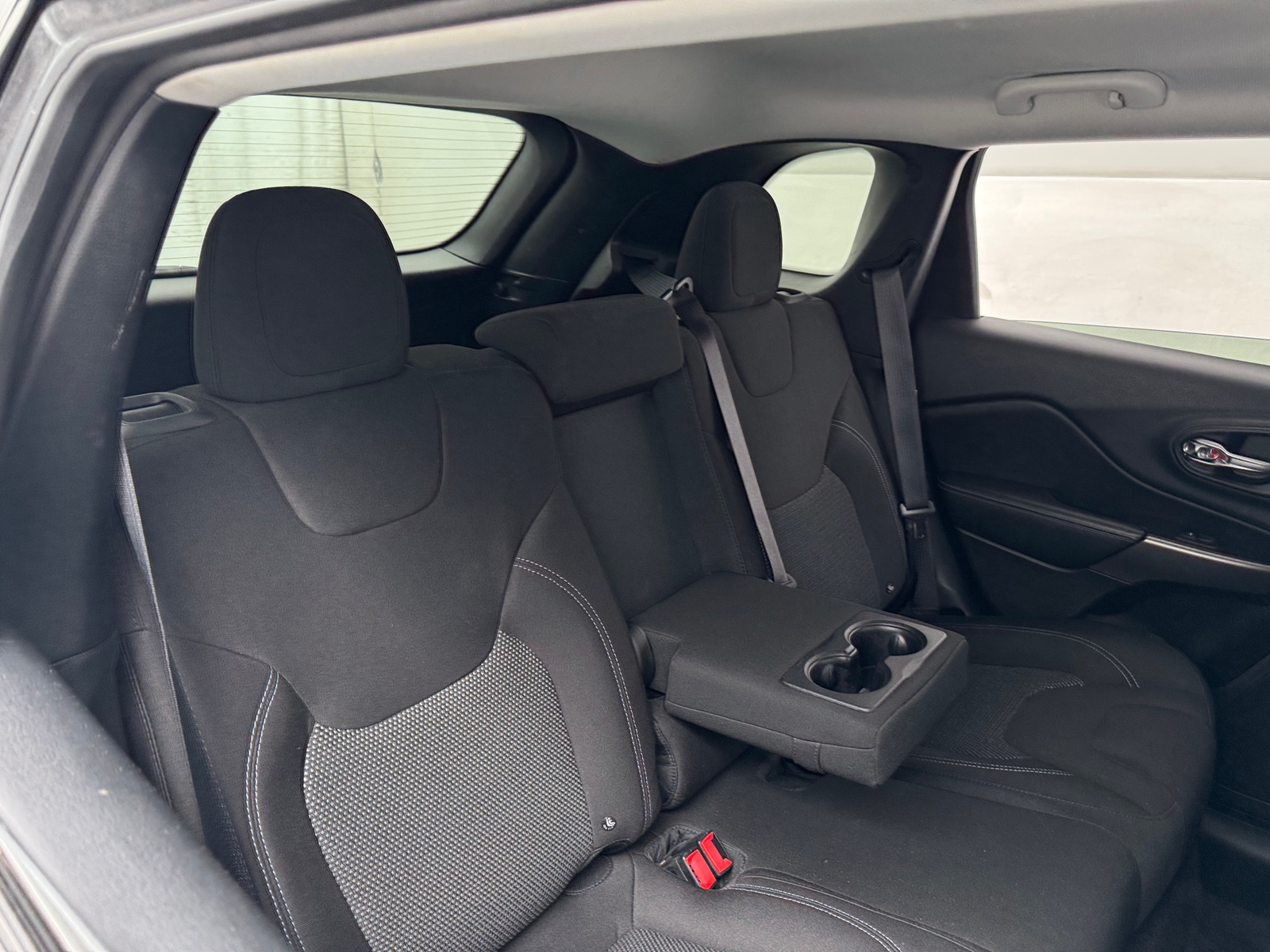 Thumbnail: 2019 Jeep Cherokee - 6