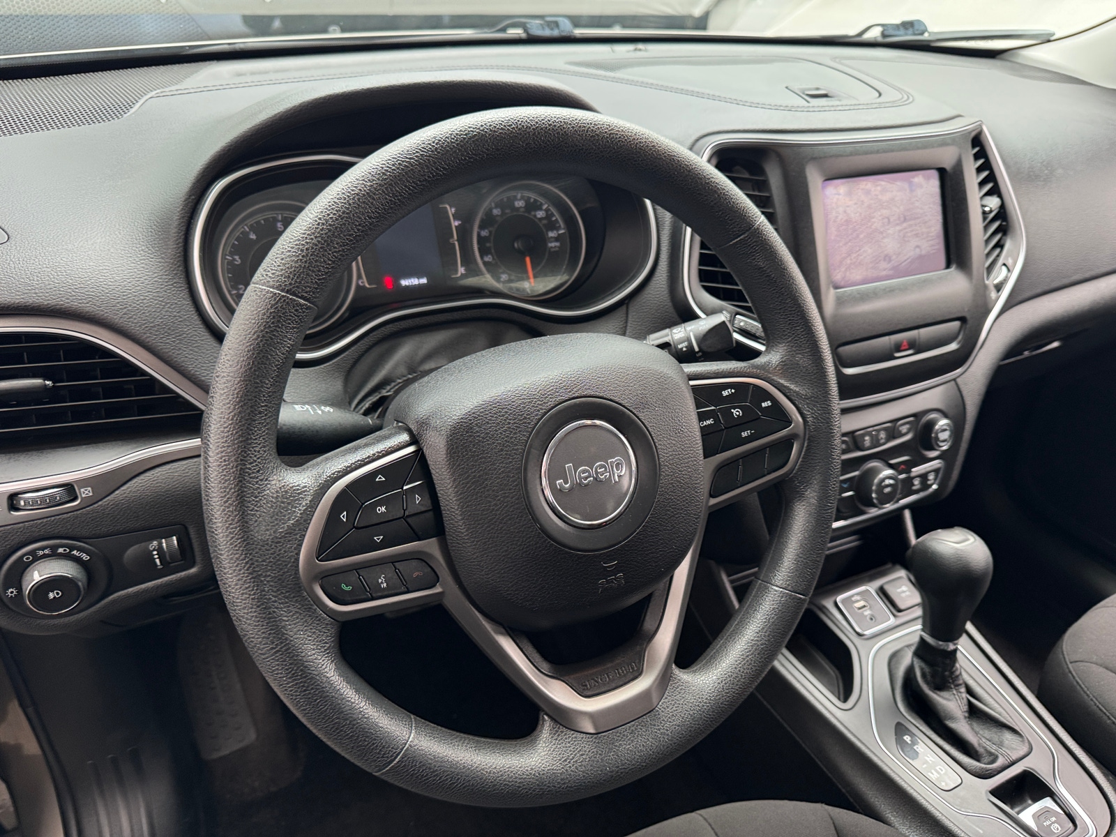 Thumbnail: 2019 Jeep Cherokee - 5