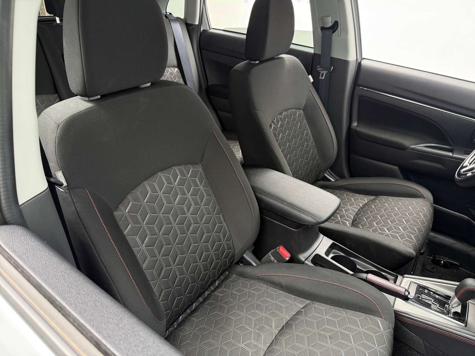 Thumbnail: 2024 Mitsubishi Outlander Sport - 2