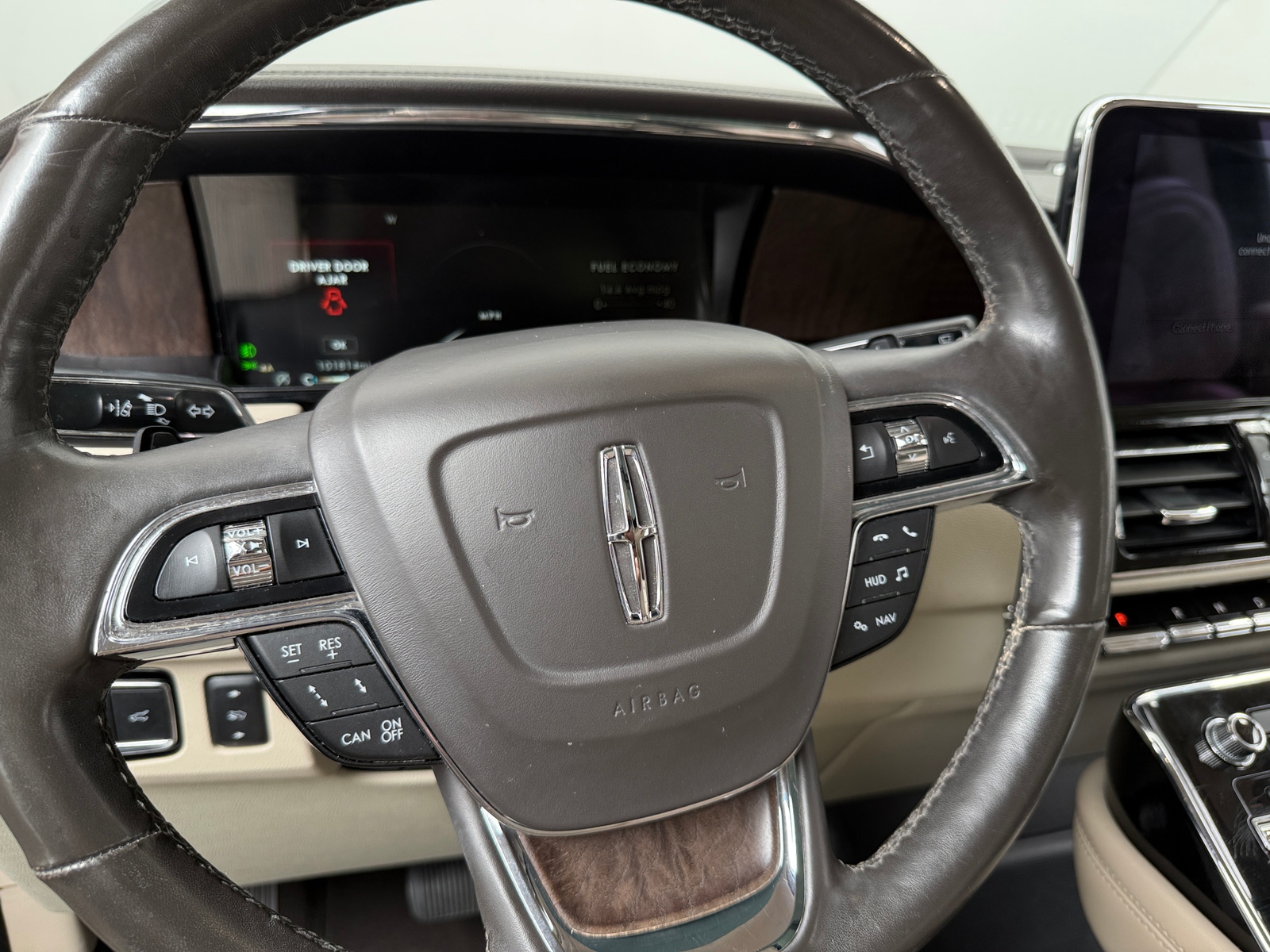 Thumbnail: 2019 Lincoln Navigator - 4