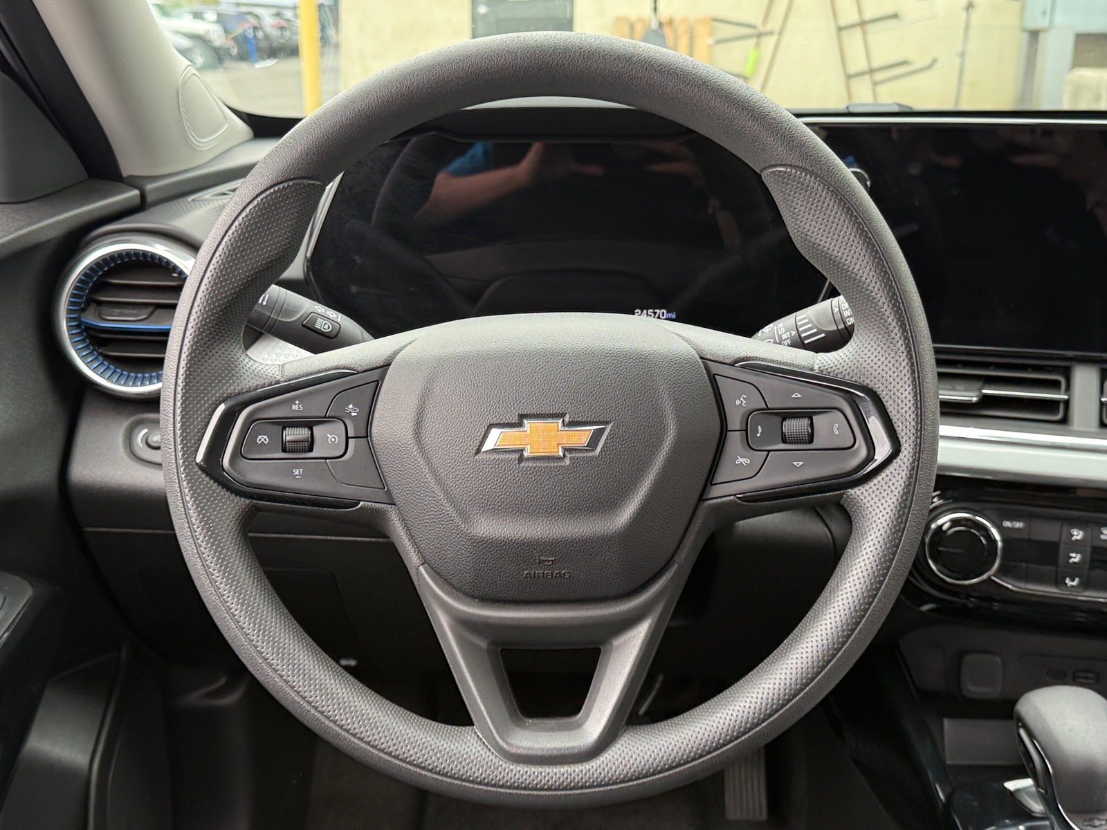 Thumbnail: 2025 Chevrolet Trax - 5