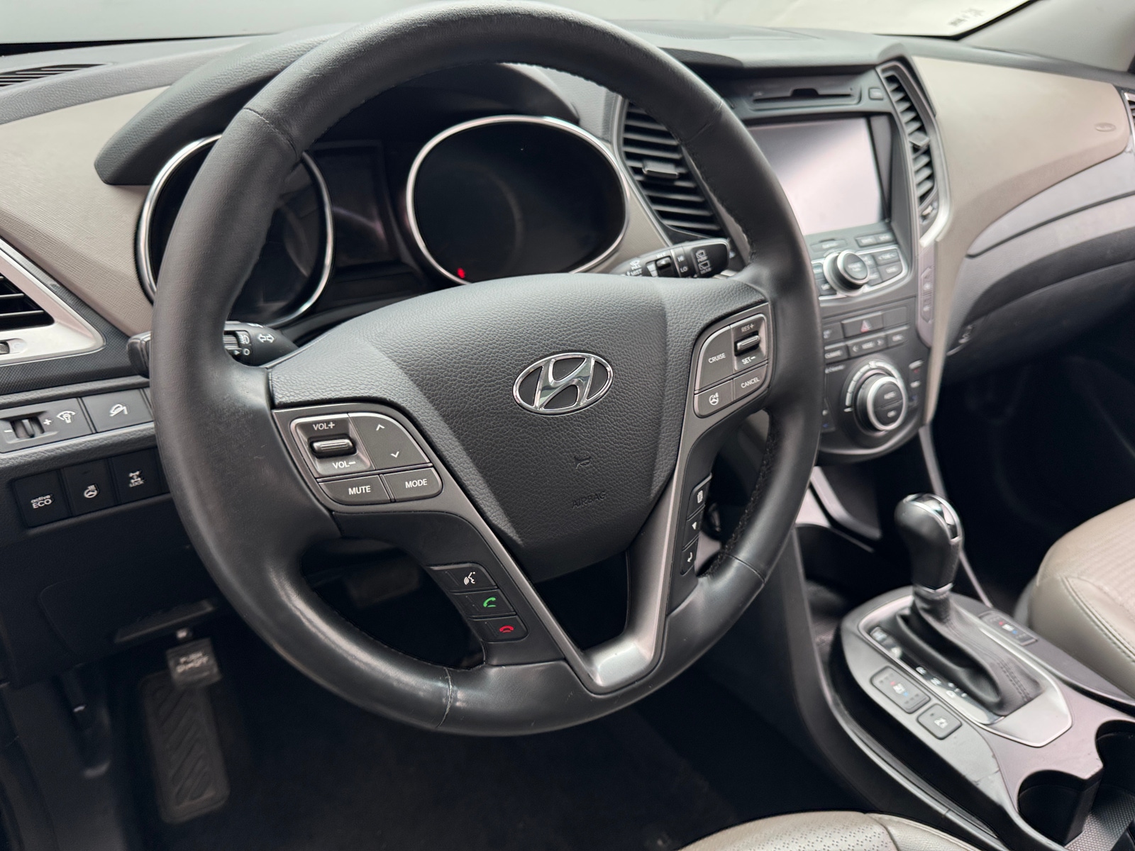 Thumbnail: 2016 Hyundai Santa Fe - 4
