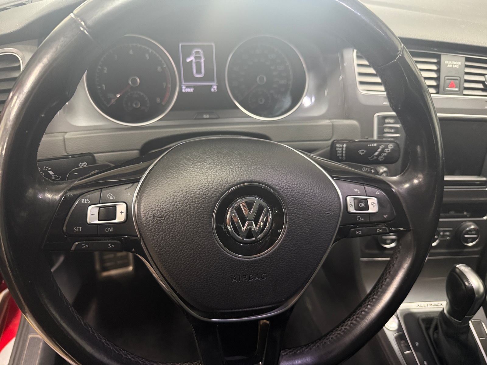 Thumbnail: 2017 Volkswagen Golf - 4