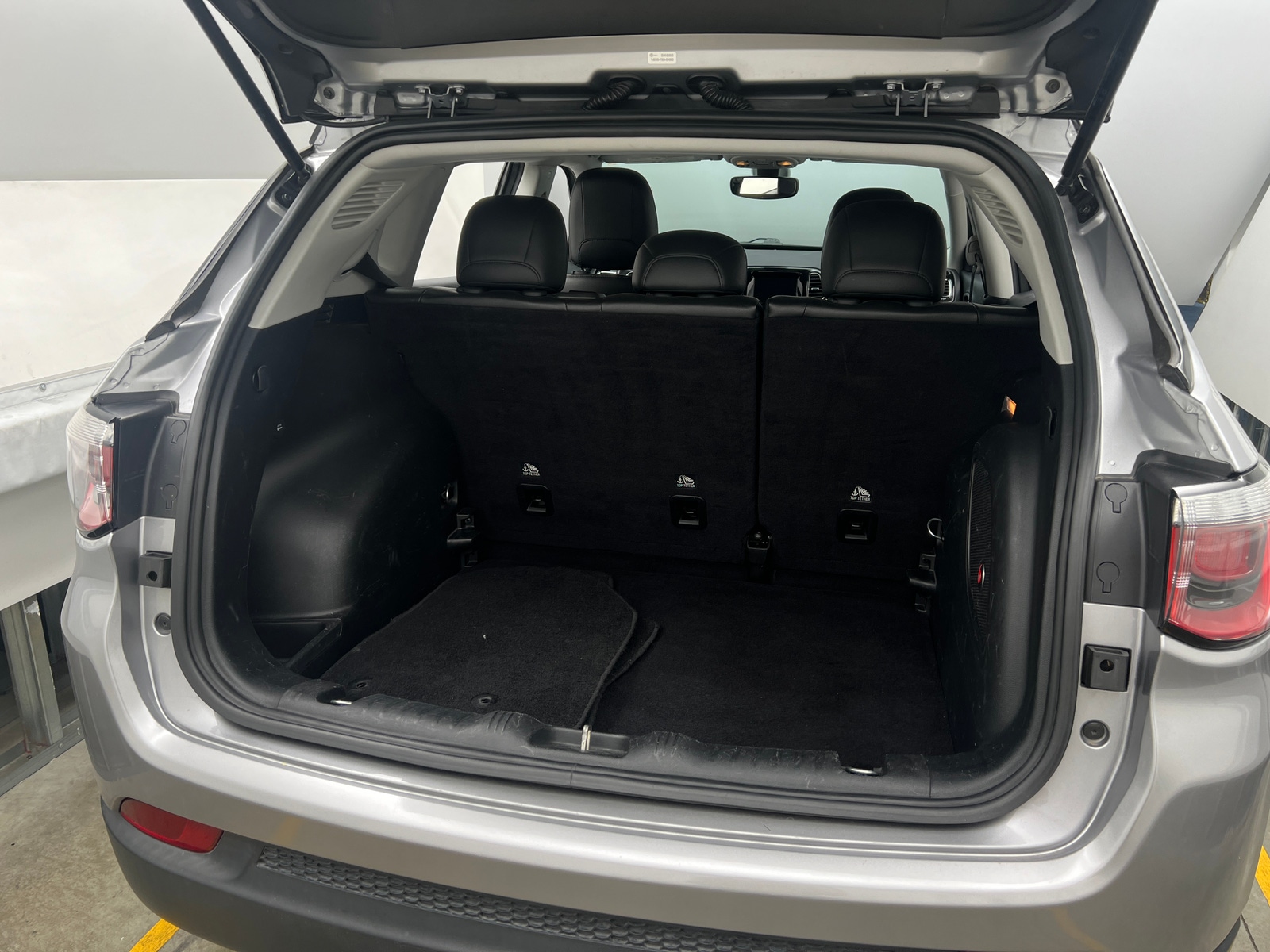 Thumbnail: 2018 Jeep Compass - 7