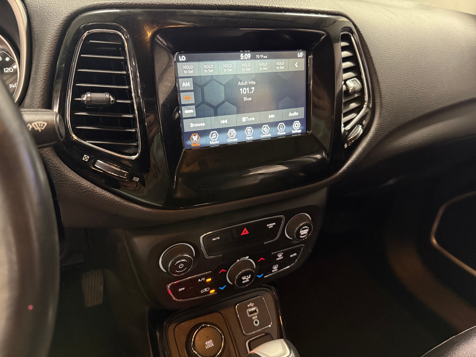 Thumbnail: 2018 Jeep Compass - 4
