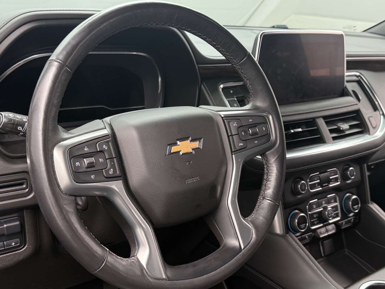 Thumbnail: 2022 Chevrolet Tahoe - 4