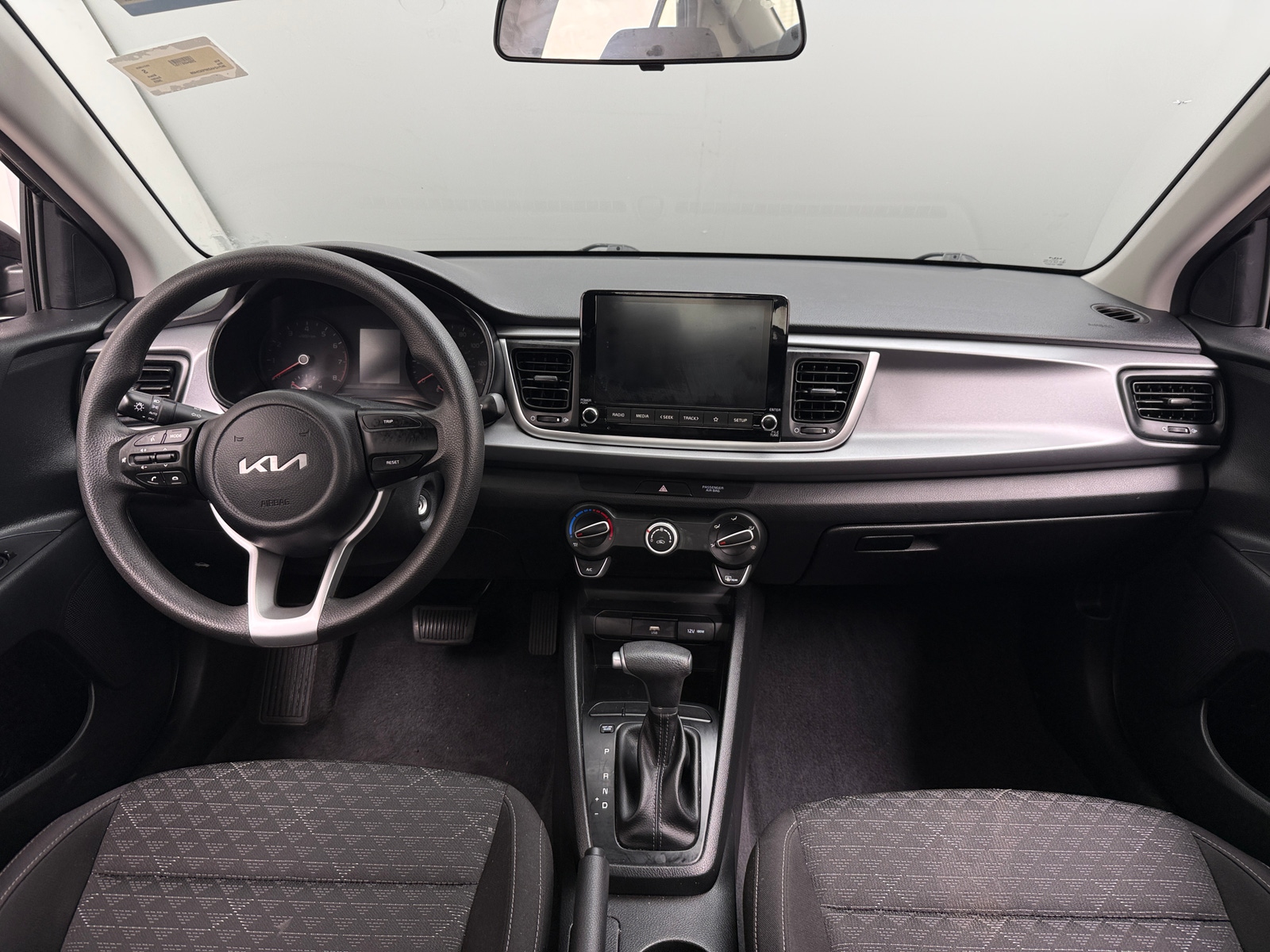 Thumbnail: 2023 Kia Rio - 3