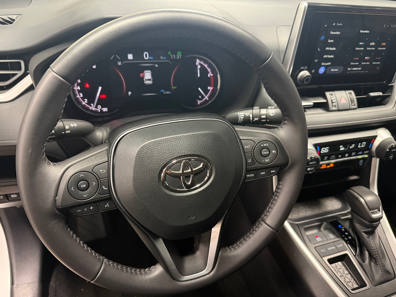 Thumbnail: 2025 Toyota RAV4 - 4