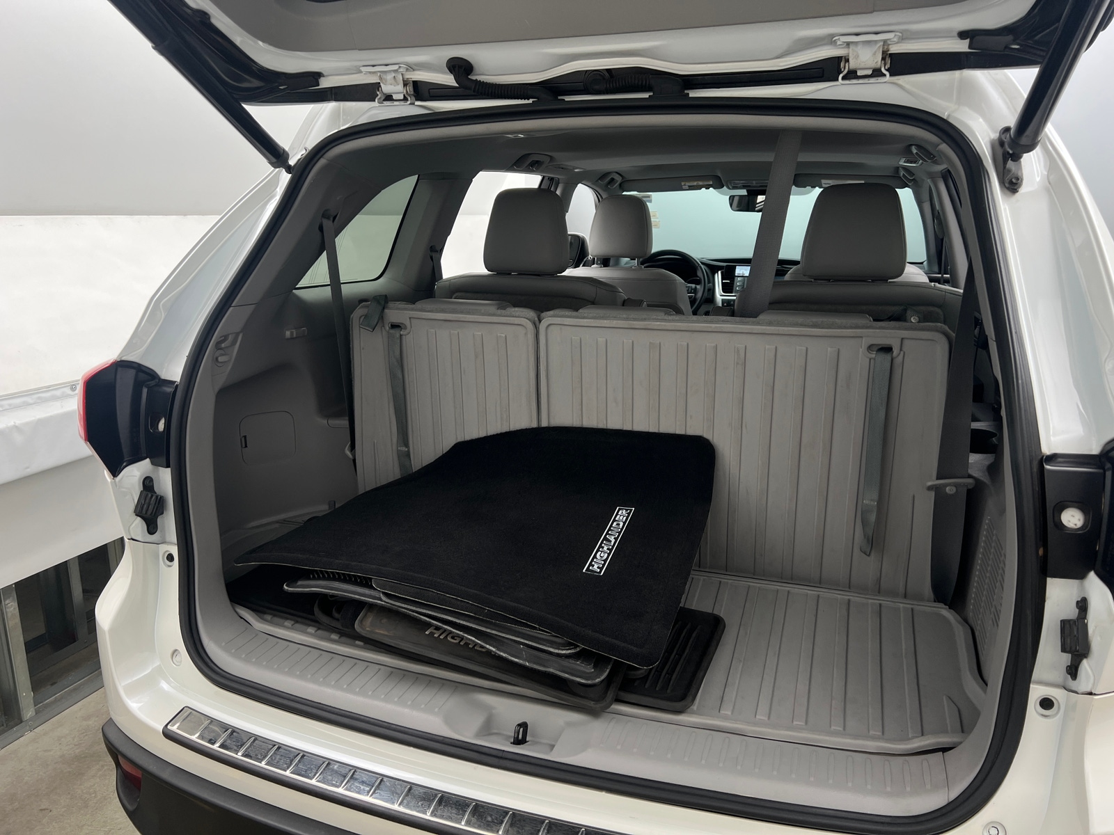 Thumbnail: 2019 Toyota Highlander - 6