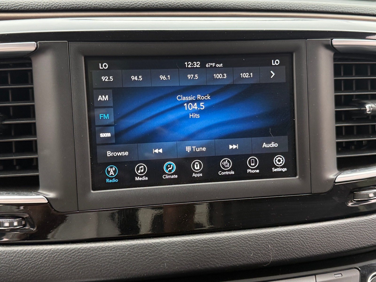 Thumbnail: 2019 Chrysler Pacifica - 3